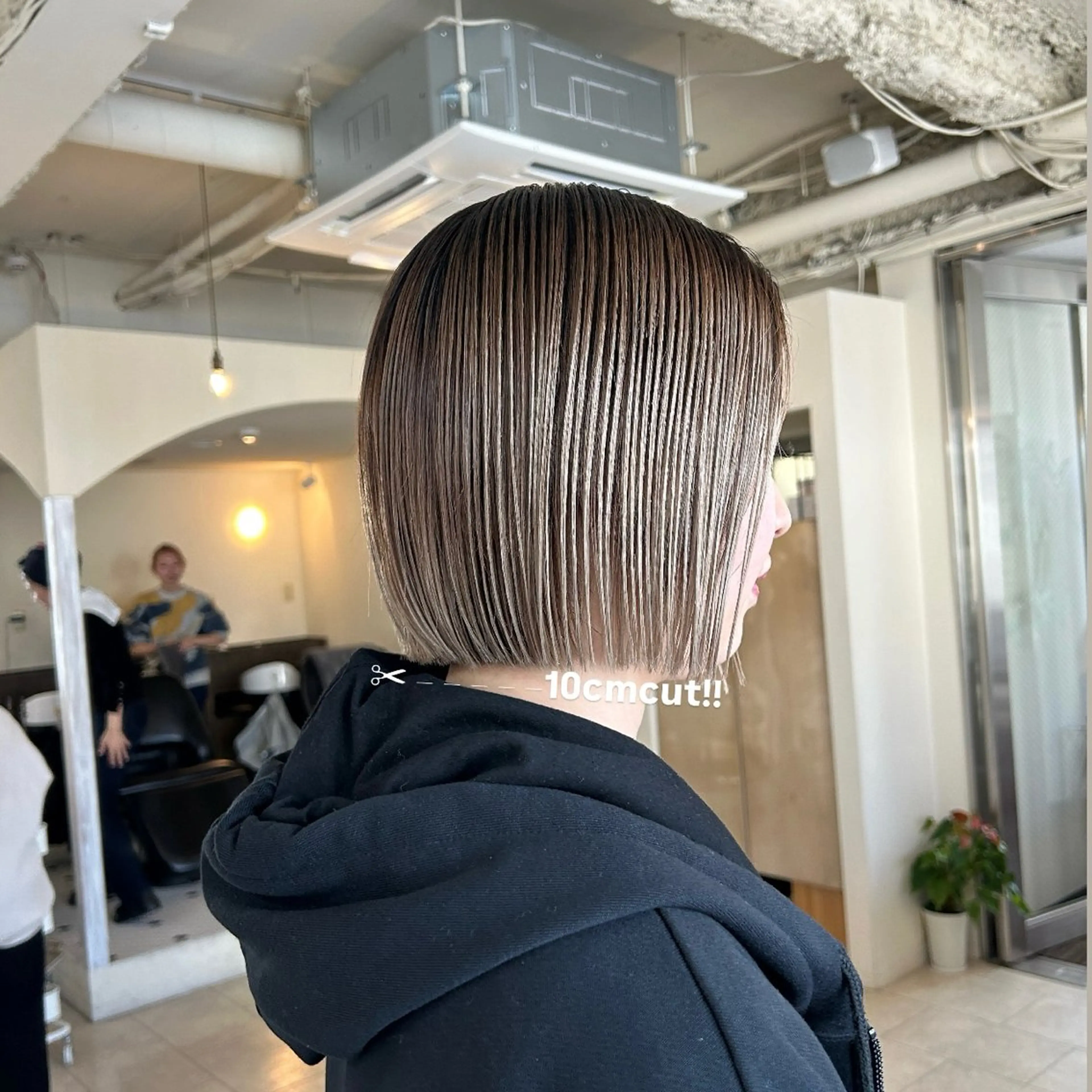 ショート カット Maho/海外 レイヤー/ハイトーンのヘアスタイル