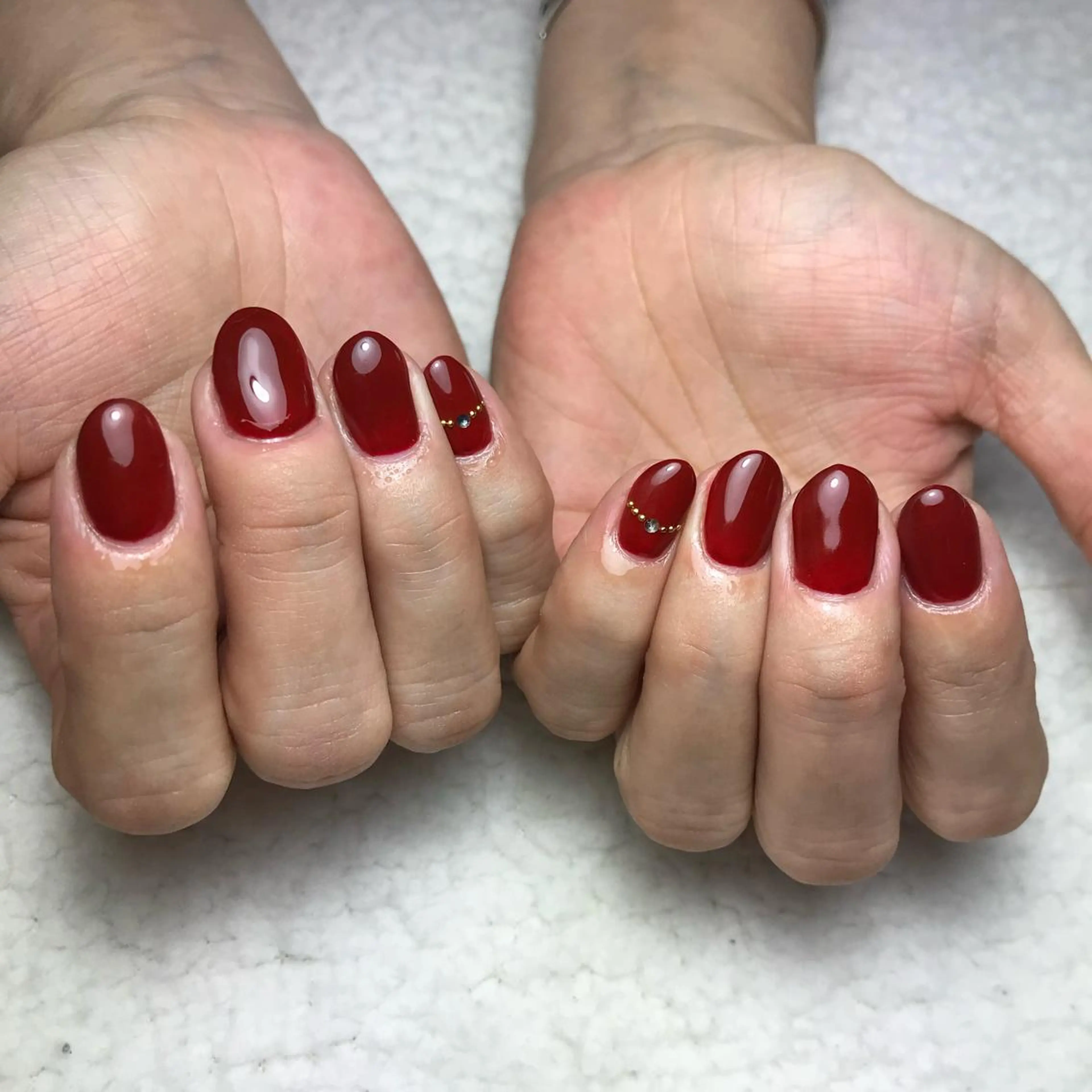 ネイル ボルドー ワンカラーネイル ハンドネイル COCO+所属・COCO +のエステ・リラクイメージ