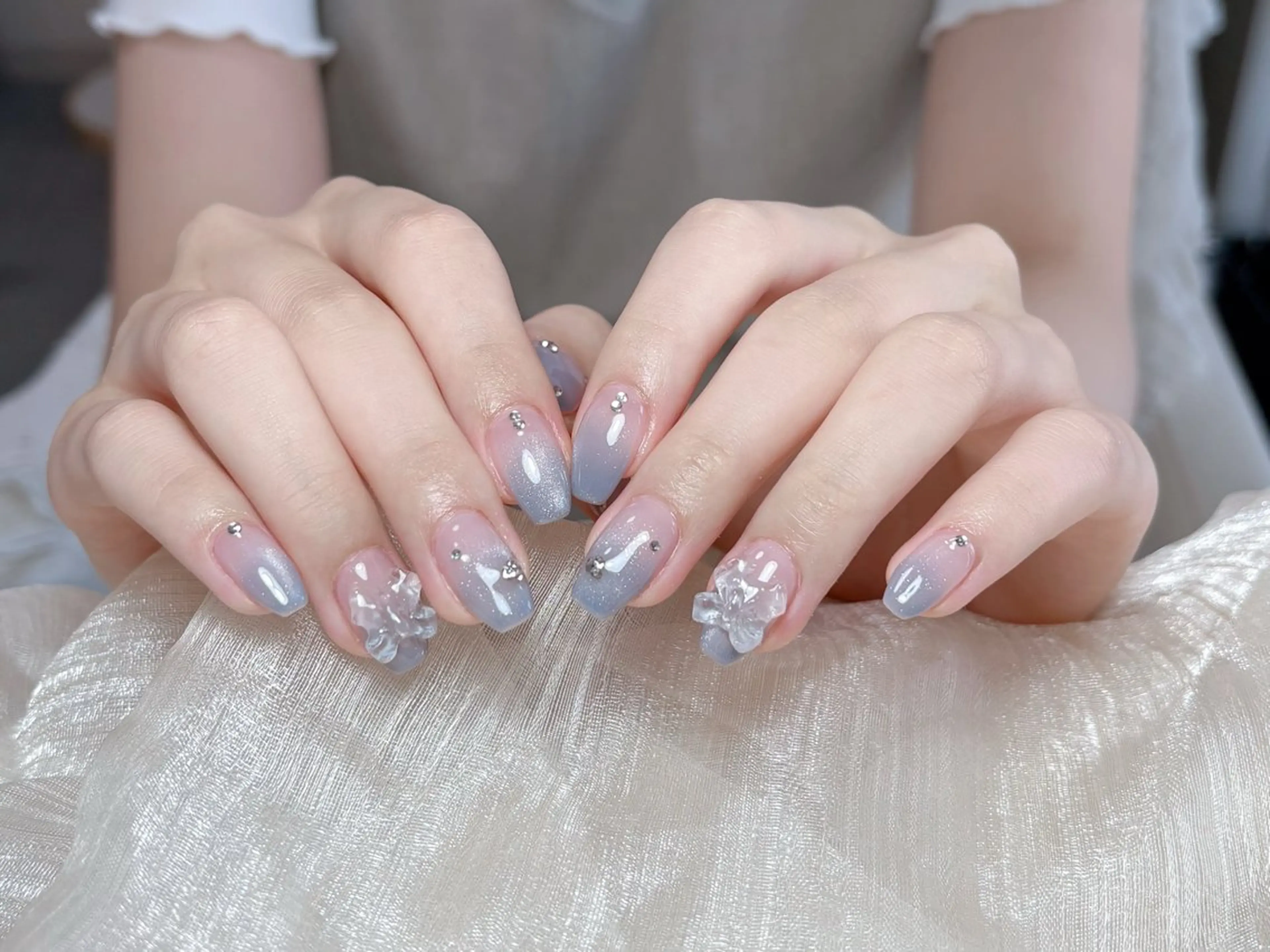 ネイル オーロラネイル チークネイル フレンチネイル ジェルネイル ガラスフレンチ ハンドネイル Nail Jolie所属・Nail Jolieのネイルデザイン