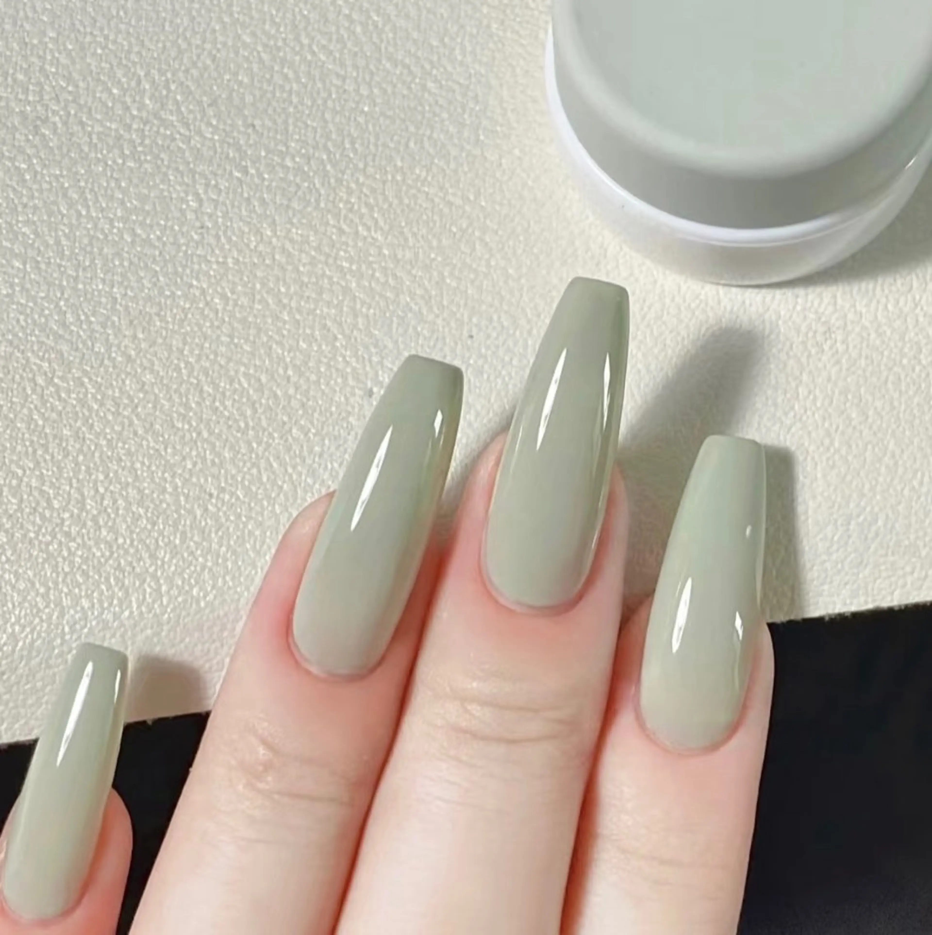 ネイル フレンチネイル ジェルネイル ガーリー グラデーション キラキラネイル Liora nail 1のネイルデザイン