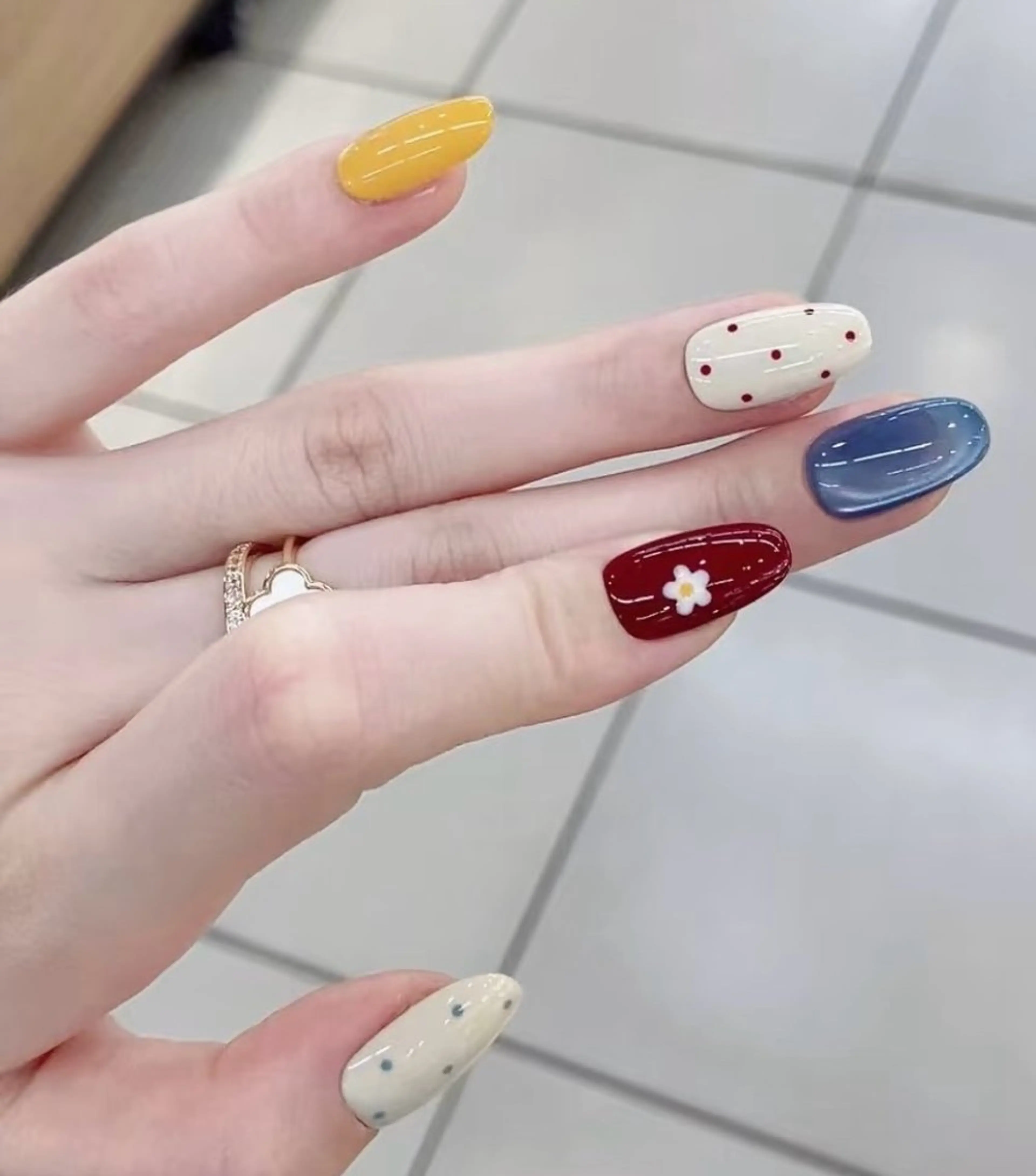 ネイル 高木 維麗絲のネイルデザイン