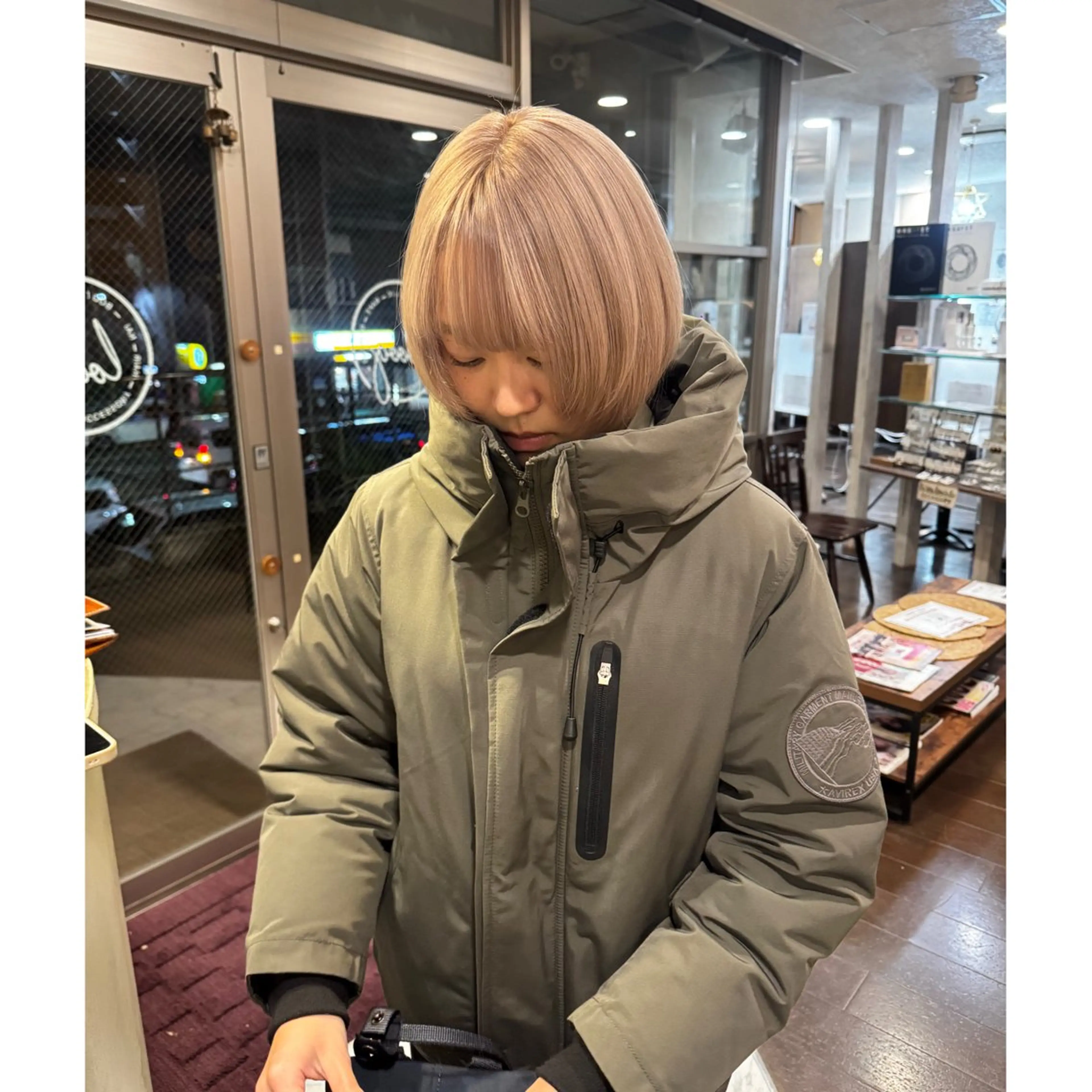 ショート ヘアカラー トリートメント ハイトーン/ ダブルカラー/透明感のヘアスタイル