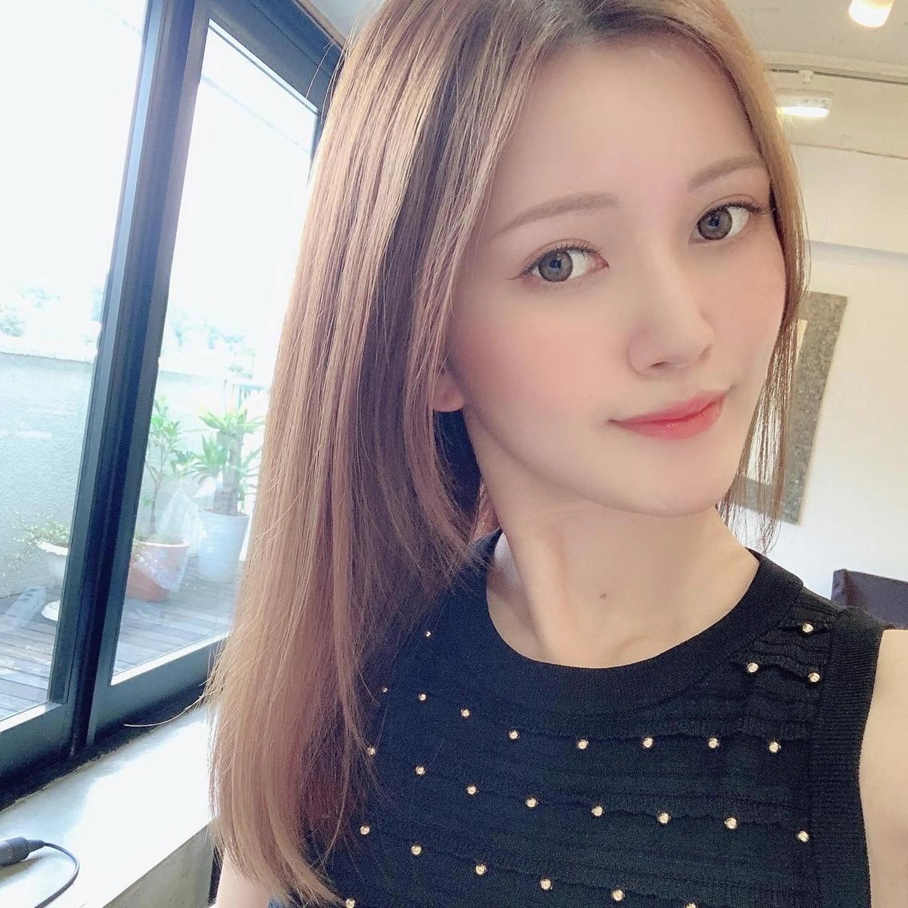 ロング カラー パーマ ヘアアレンジ メンズ キッズ ネイル マツエク・マツパ アイブロウ メンズインナーカラー メンズ韓国風 黒髪 ブルーカラー ブルーブラック カット ヘアカラー トリートメント 武田涼レイヤーカット 髪質改善×縮毛矯正のヘアスタイル