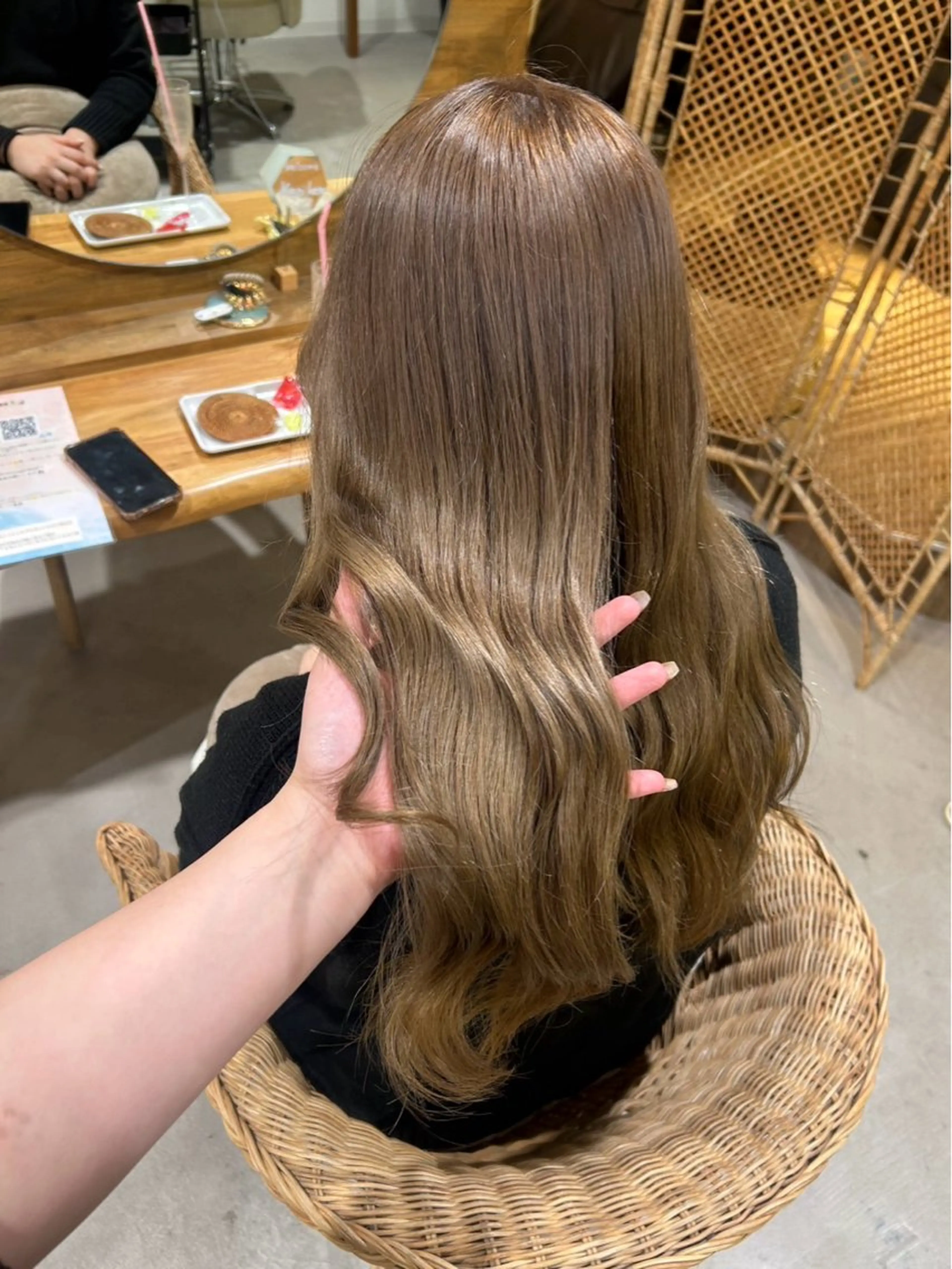 ロング ヘアカラー トリートメント 中岡 心音のヘアスタイル