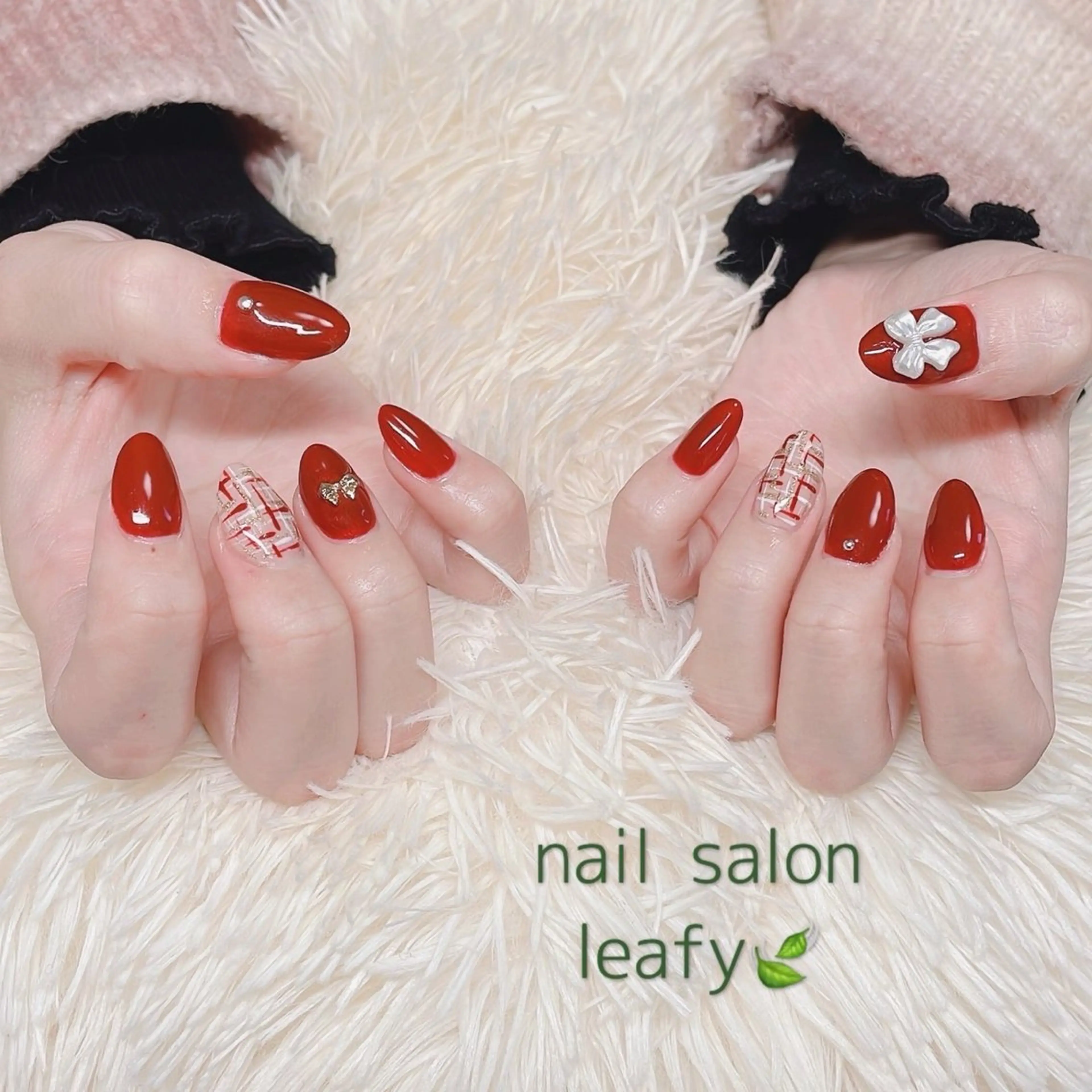 ネイル アートネイル ボルドー リボン ネイルチップ ツイードネイル ネイルサロン leafyのネイルデザイン