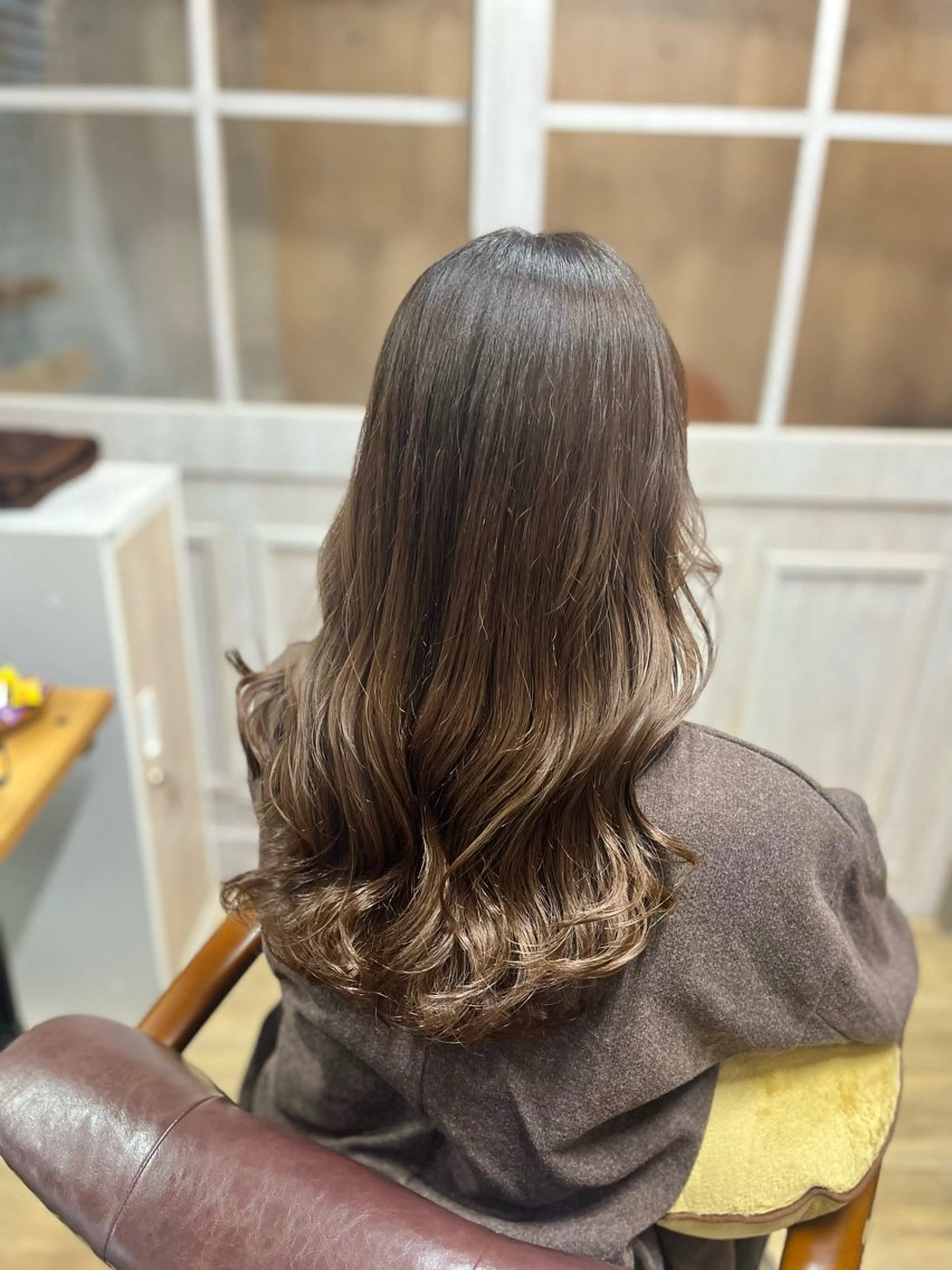 セミロング カラー ブラウンカラー マロンブラウン 艶髪🌈ムラカミ サキのヘアスタイル