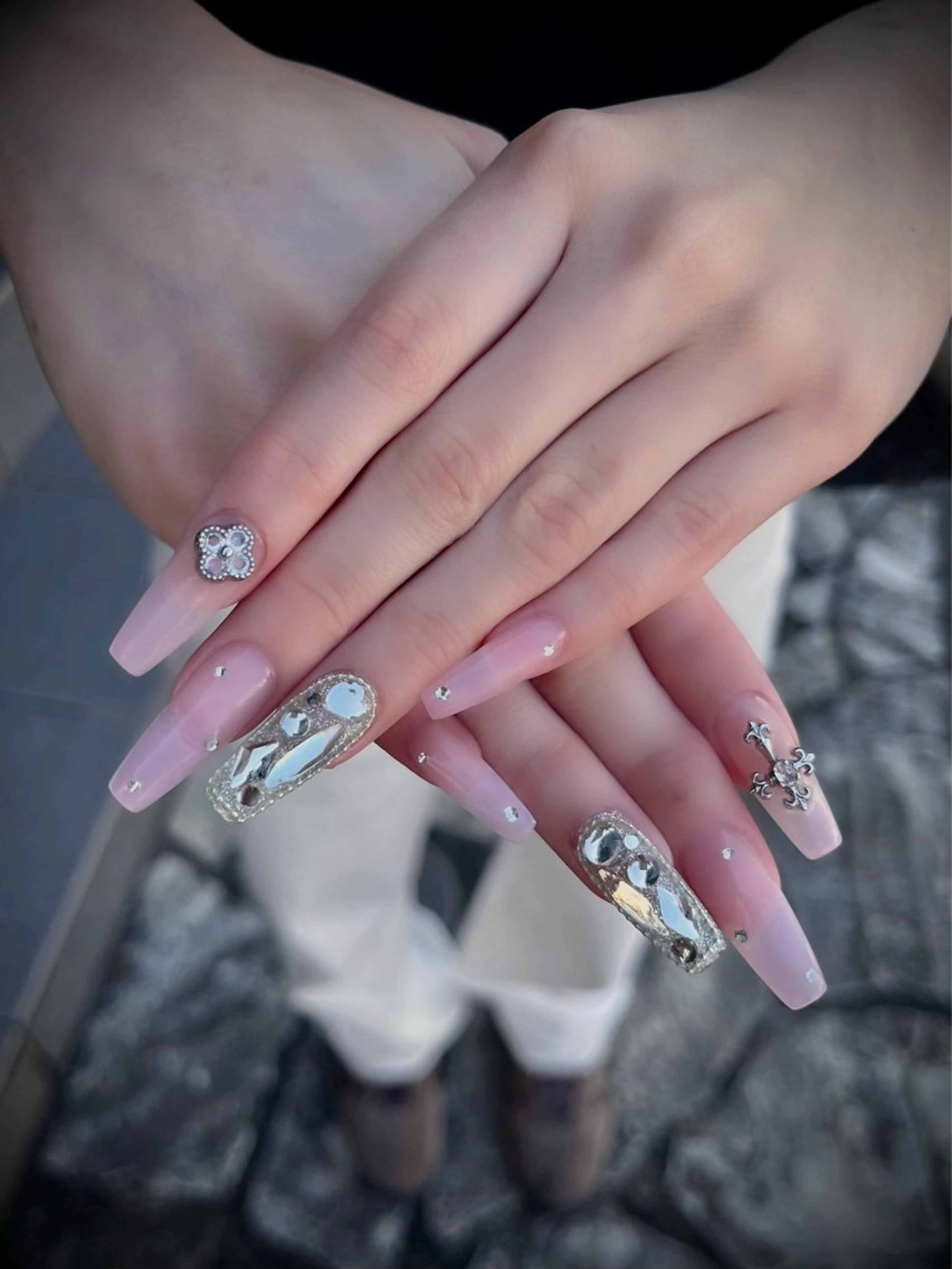 ネイル フットネイル キラキラネイル マグネットネイル ワンカラーネイル スカルプネイル nine.🦋 YUKOのネイルデザイン