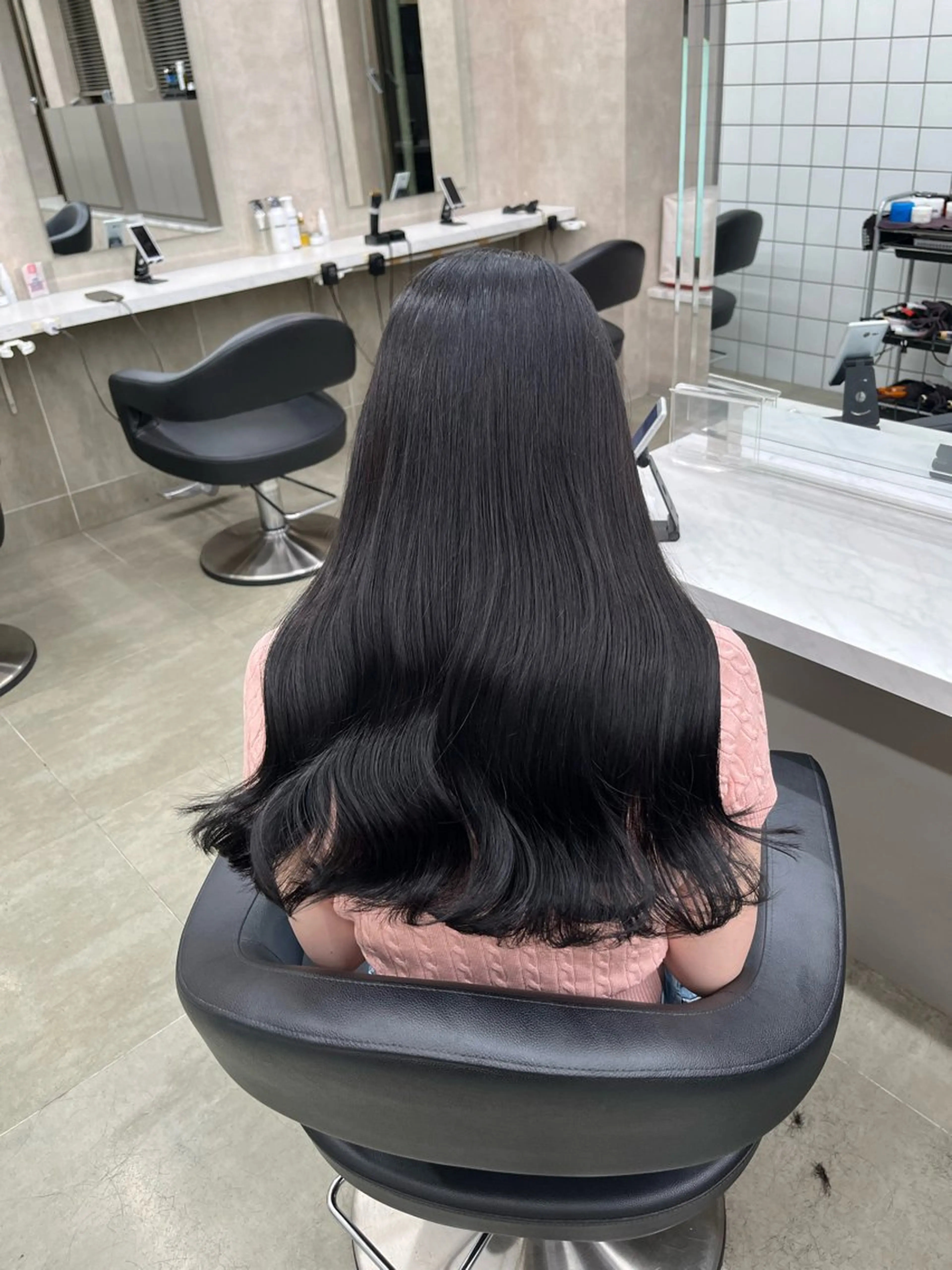 ロング ヘアカラー トリートメント ヘッドスパ ヘアセット 寒色＆ブリーチ特化 寒色MiOのヘアスタイル