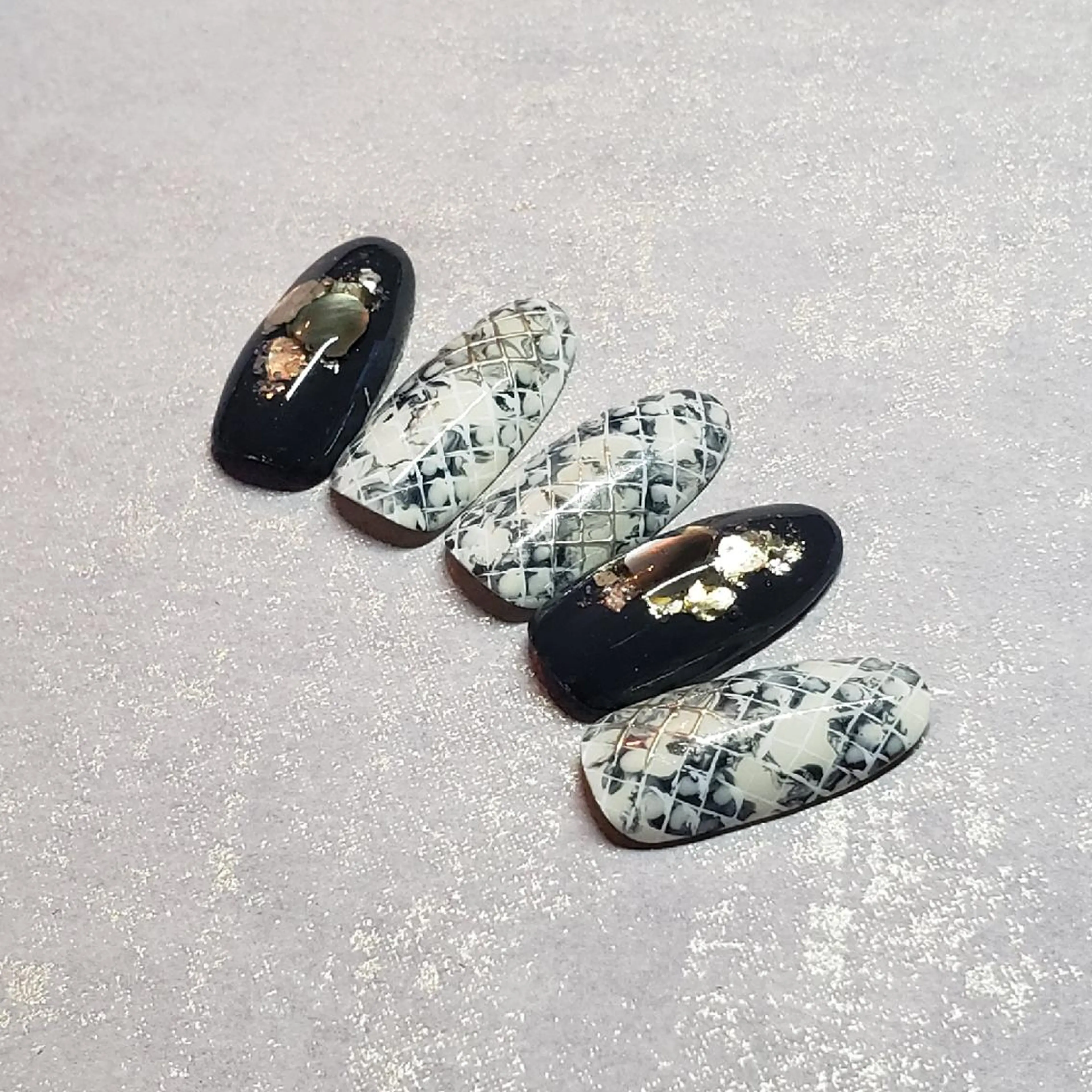 ネイル アニマル柄 ホワイト Nail Allure(ネイル アルーア)所属・Nail Allureのネイルデザイン