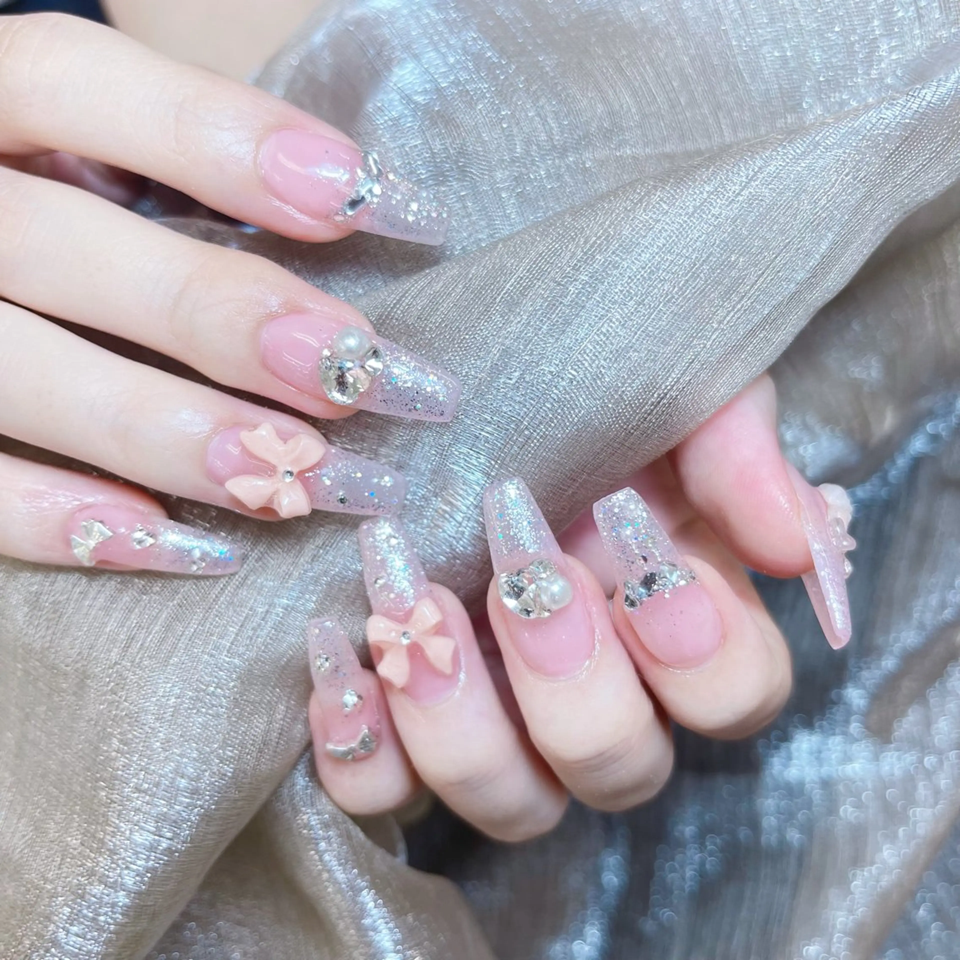 ネイル オーロラネイル クリアネイル フラッシュネイル ジェルネイル グラデーション ZUZU AMEE NAILのネイルデザイン
