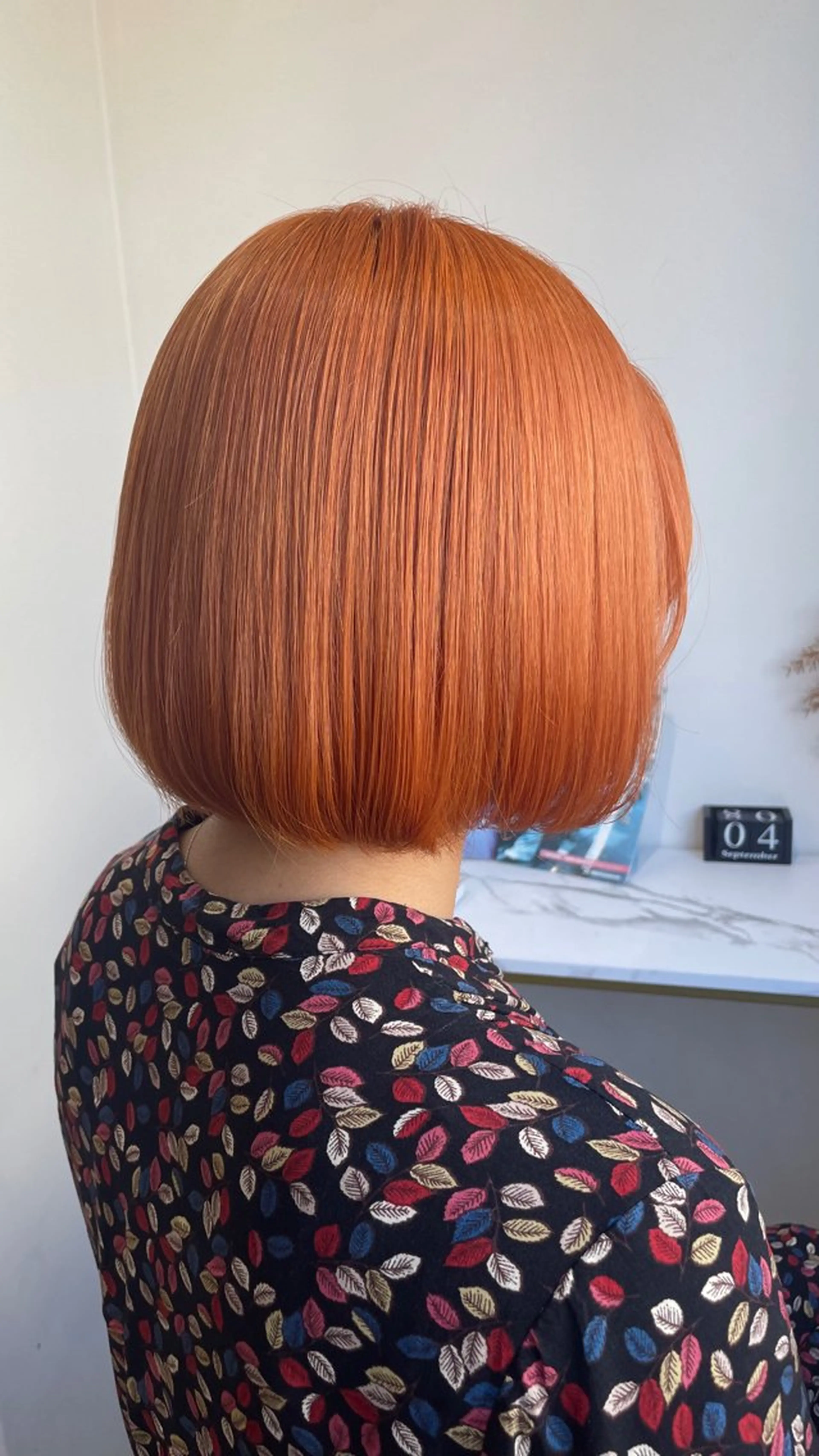 ショート カラー ブリーチ オレンジ 🦢透明感カラー ayaka🌹のヘアスタイル