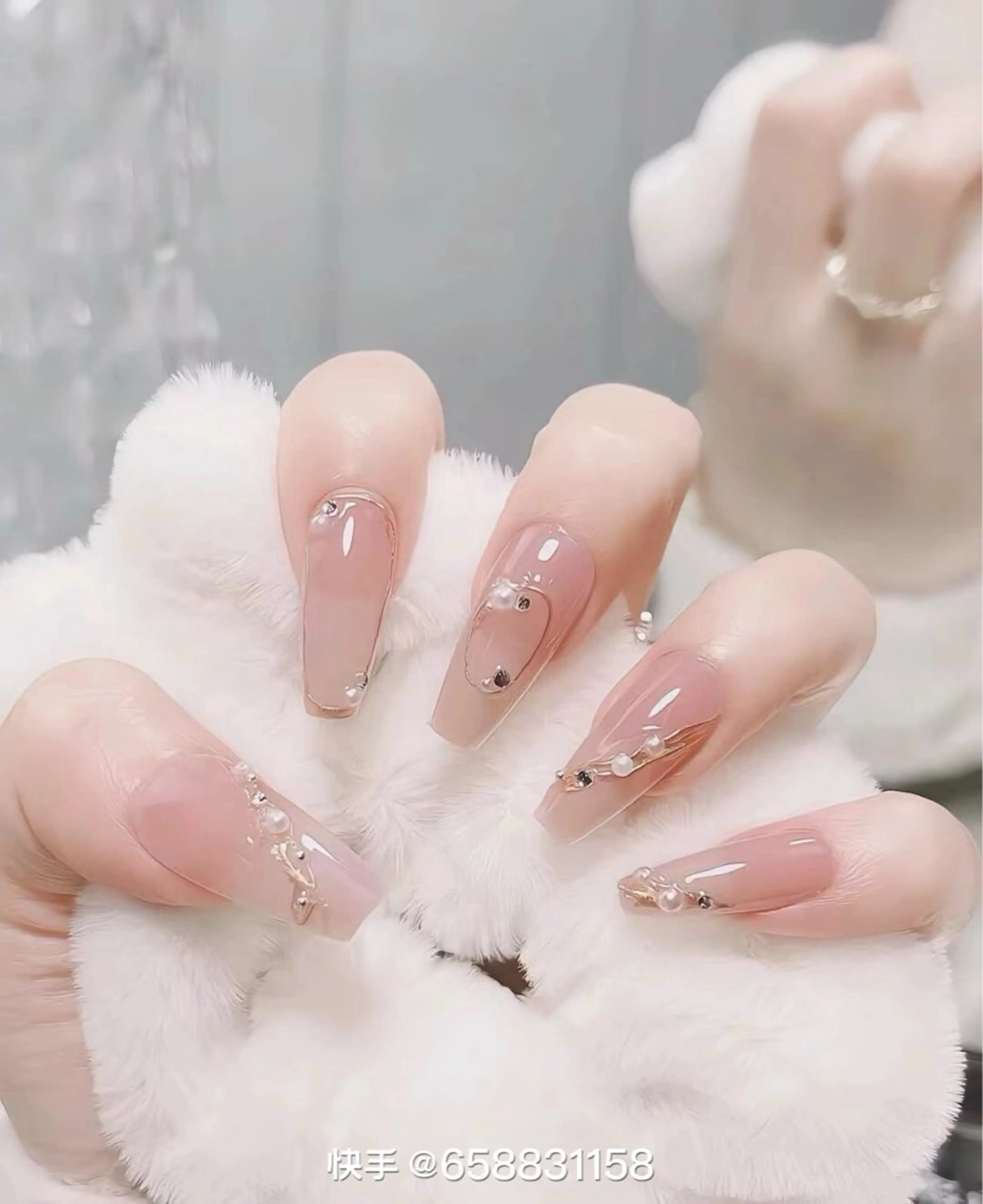 ネイル チークネイル 長さ出し フラワーネイル フレンチネイル ガーリー sun nail池袋 モデル募集のネイルデザイン