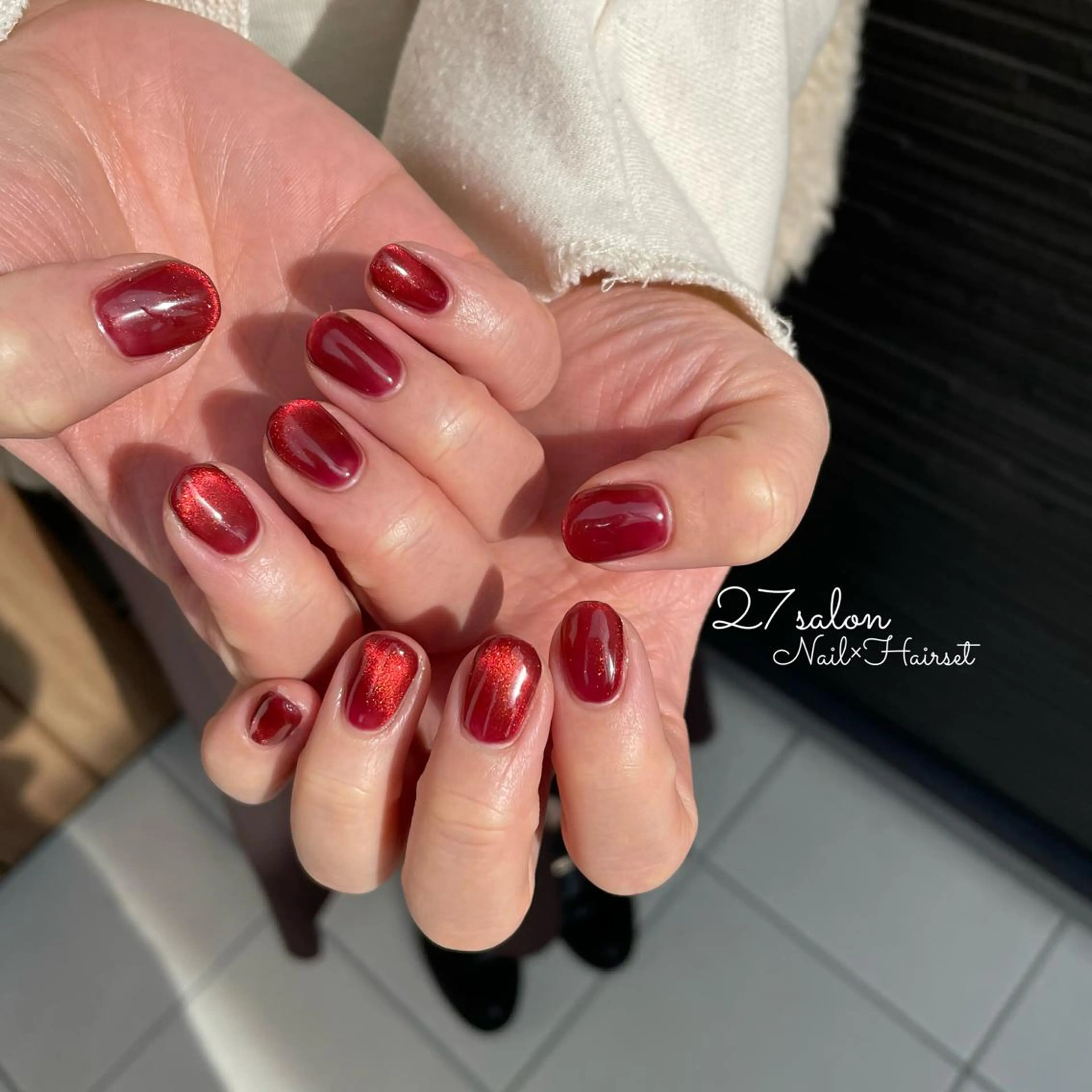 ネイル マグネットネイル 赤色 27salon yuinaのネイルデザイン