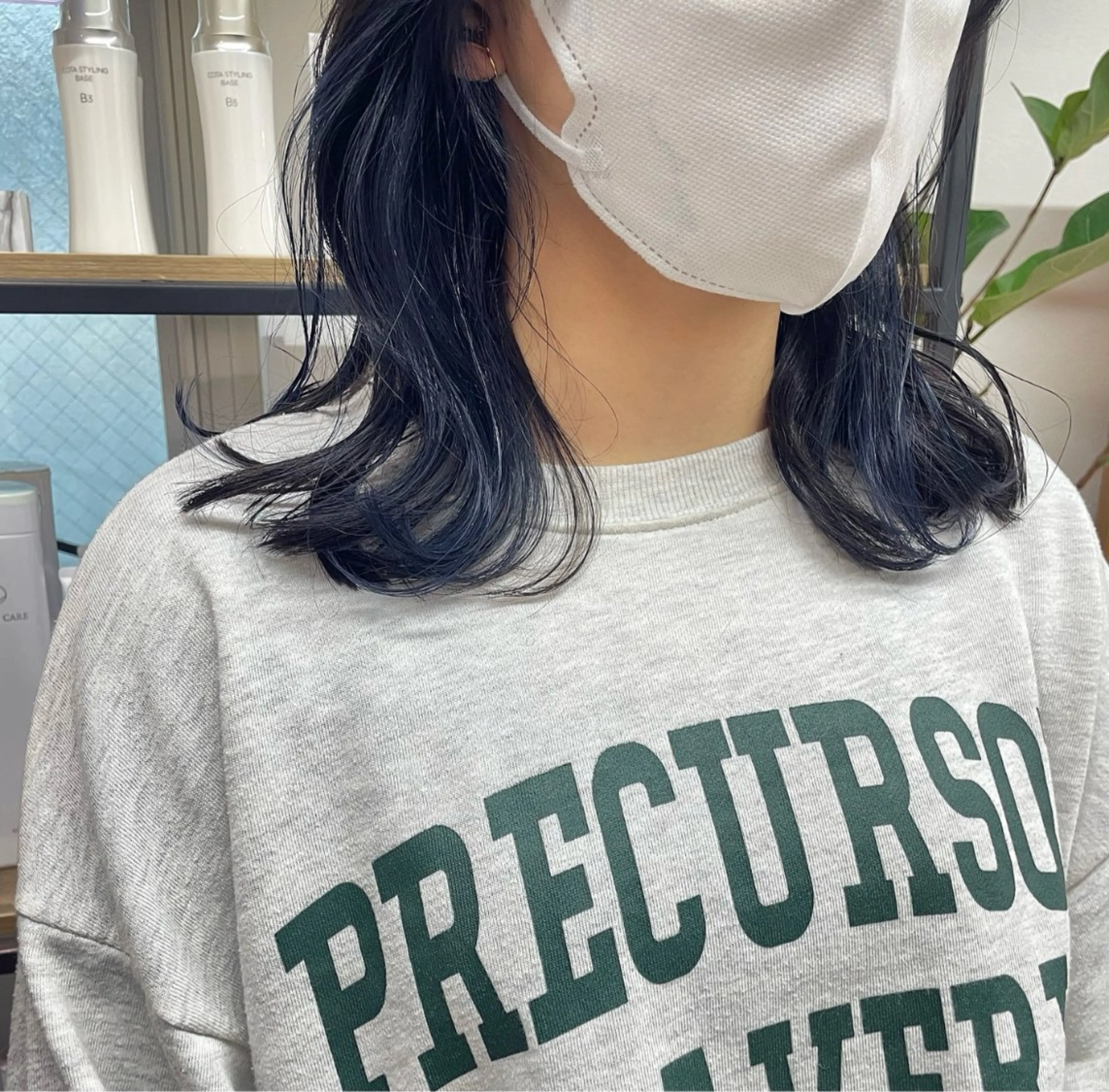 ミディアム カラー 黒髪 ブルーカラー アンサイ 成増のヘアスタイル