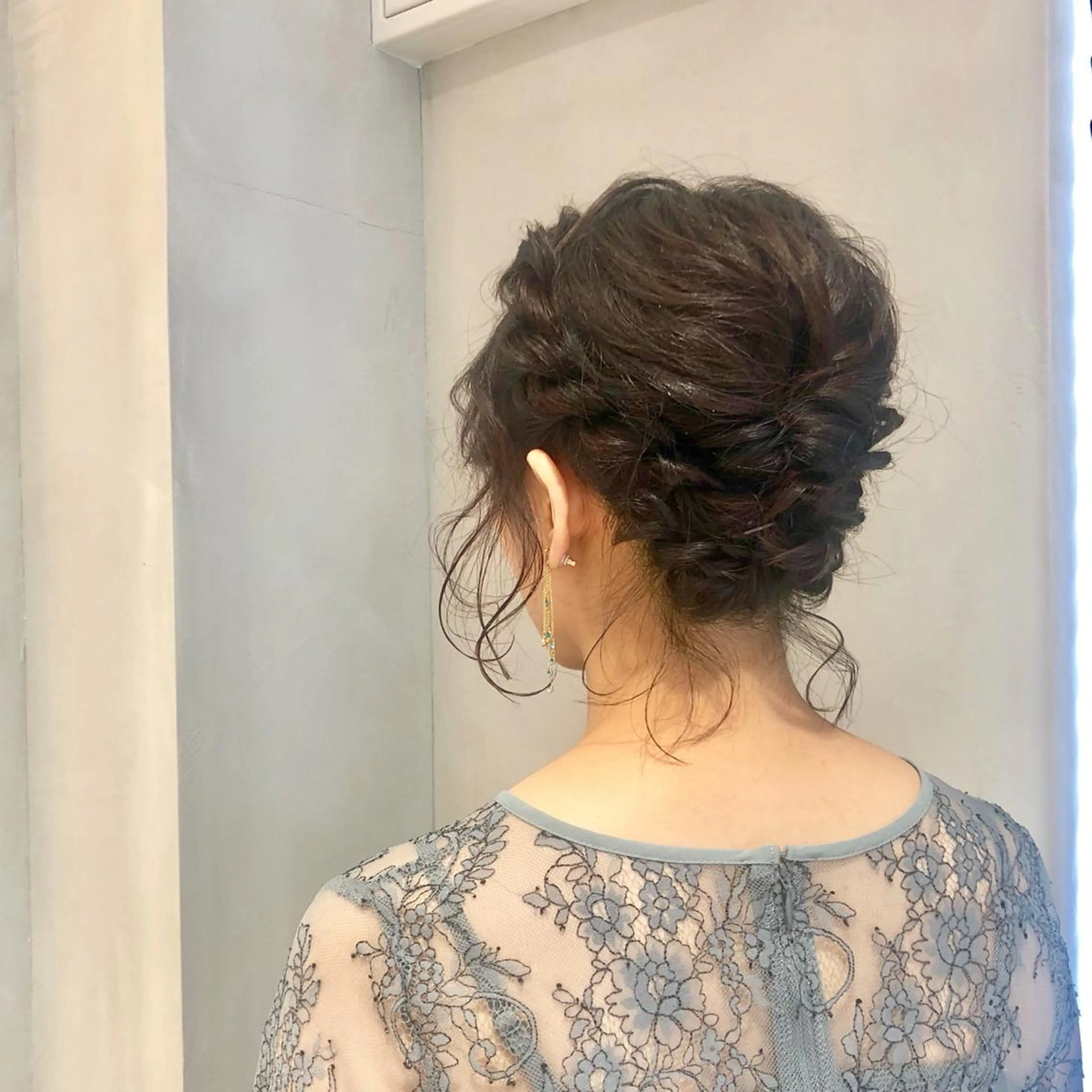 ミディアム ヘアアレンジ 結婚式・ブライダル ボブ カジュアルを女っぽく 𝗮𝘆𝗮𝗰𝗼のヘアスタイル