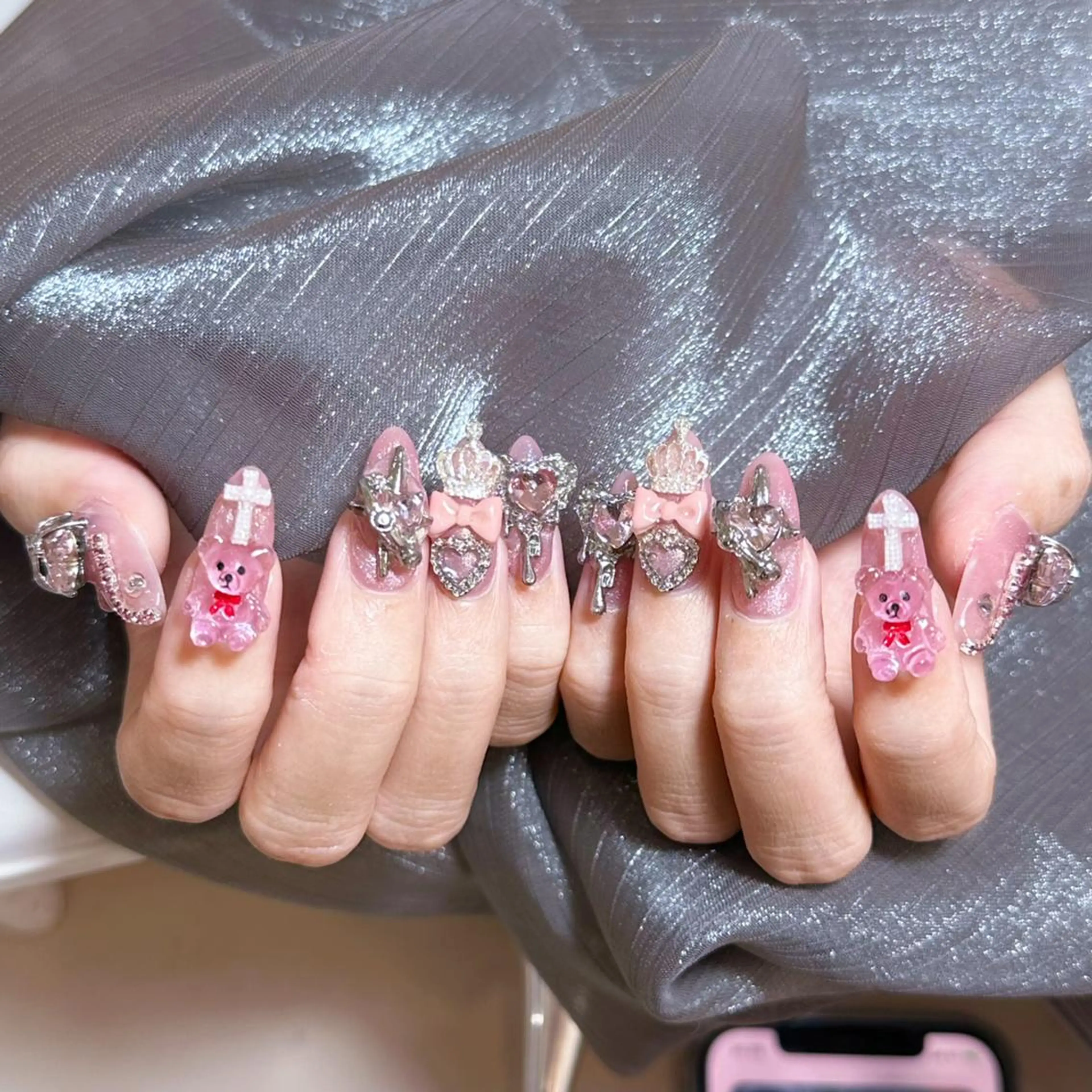 ネイル アートネイル オーロラネイル ガーリー キラキラネイル 韓国ネイル ハンドネイル DIANMOND NAIL🌸のネイルデザイン