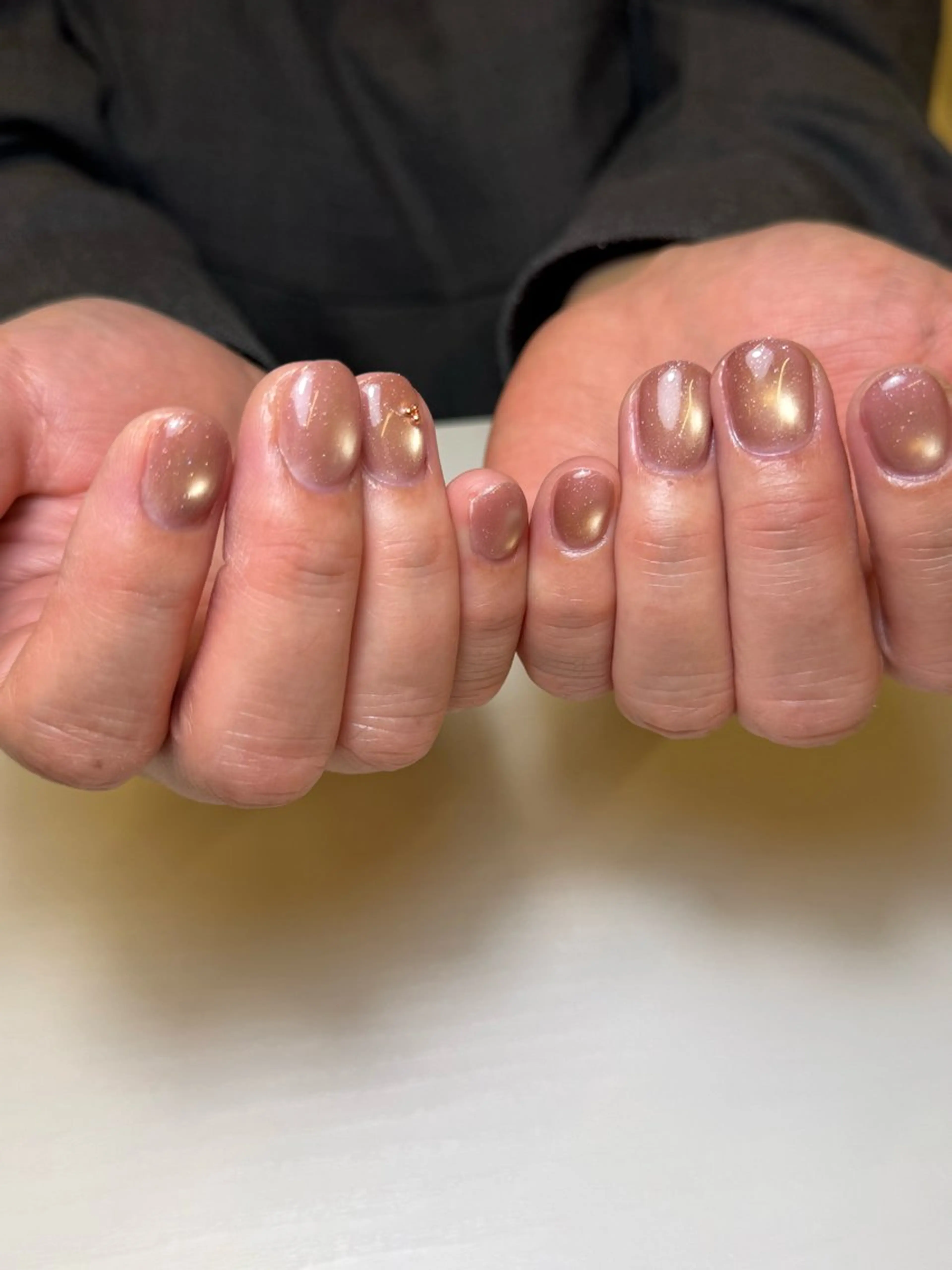 ネイル フラッシュネイル ジェルネイル マグネットネイル ニュアンスネイル パラジェル ハンドネイル ネイルサロンhotori所属・ネイルサロン hotoriのネイルデザイン