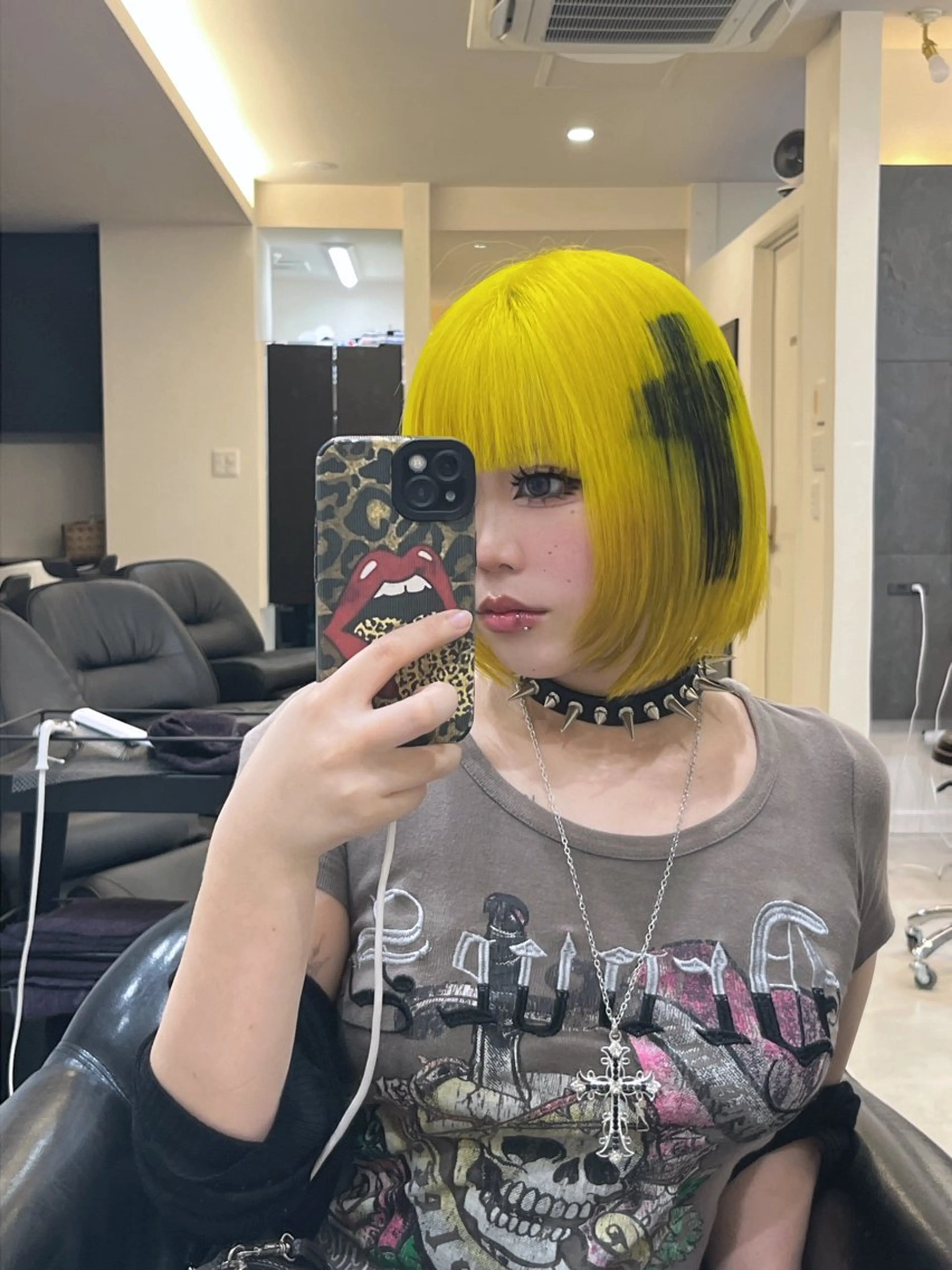 ショート カラー カット ヘアカラー トリートメント ハイトーン/ ウルフ/suzuhaのヘアスタイル