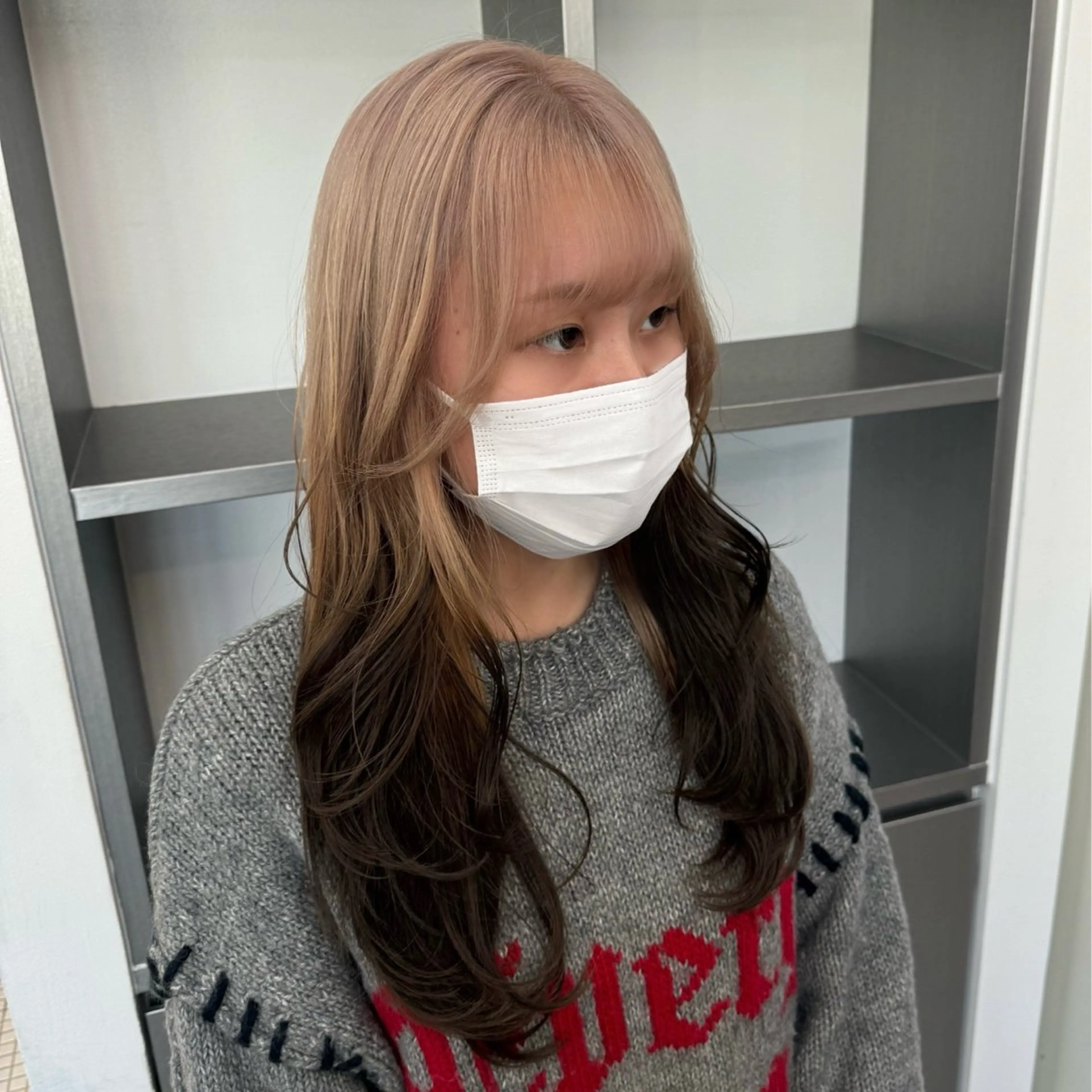 セミロング カラー ヘアカラー トリートメント 🌼動き×透明感🩵 ハイトーン/ナナのヘアスタイル