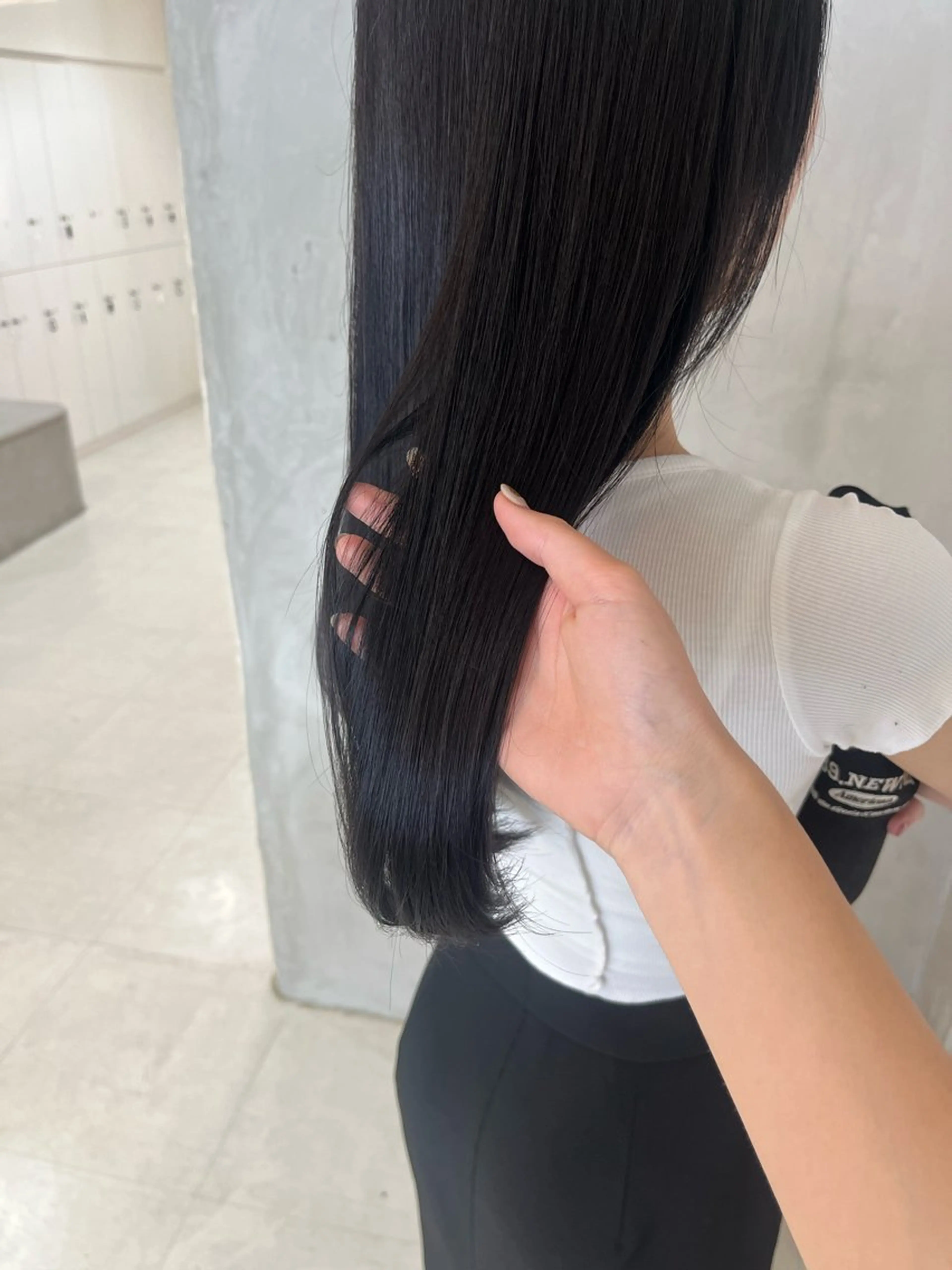 ロング 髪質改善 トリートメント effect横浜所属・切りっぱなしボブ/ 艶カラー/綾莉のヘアスタイル