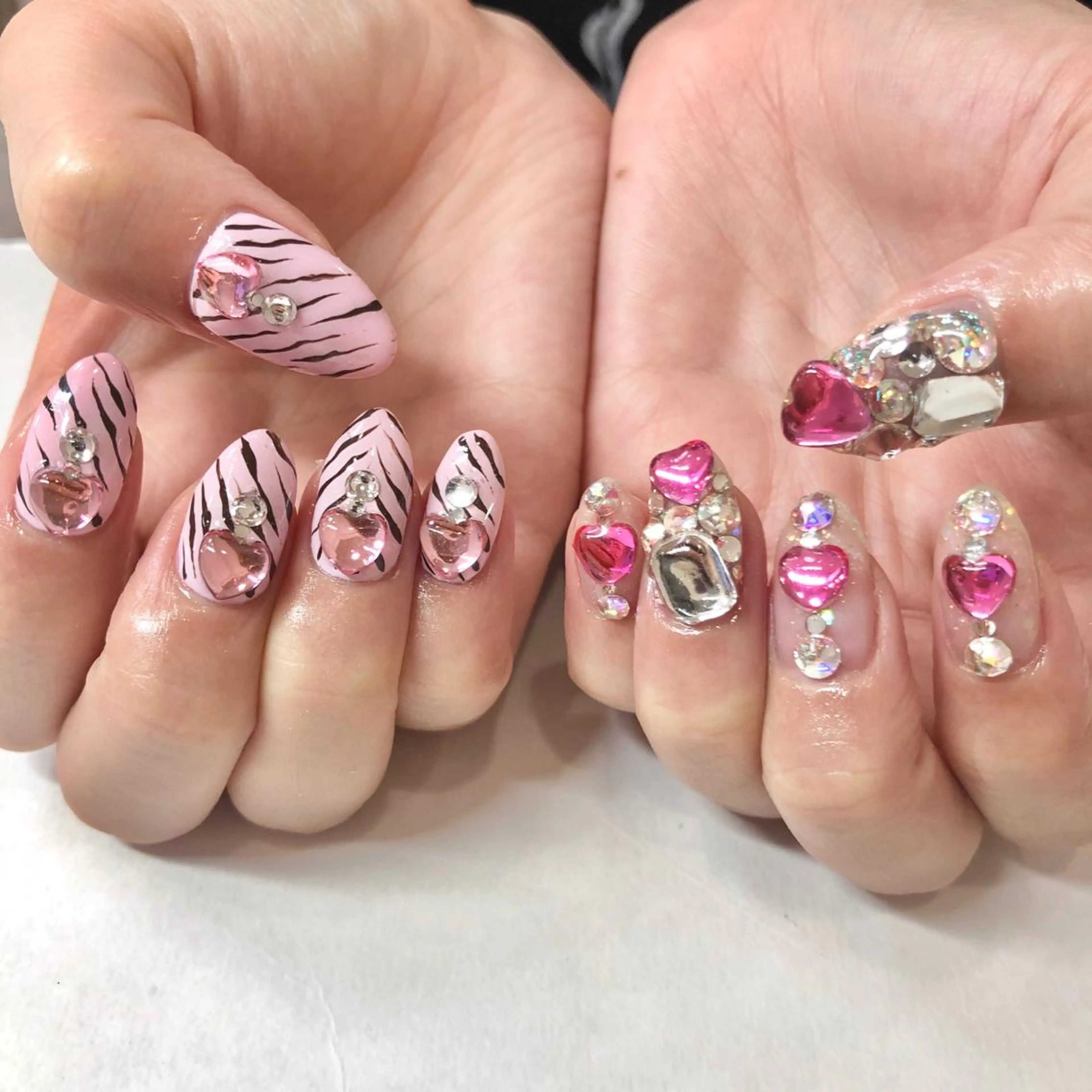 ネイル アニマル柄 ハート ハンドネイル 🎀AYAKO 🎀中韓ネイルのネイルデザイン