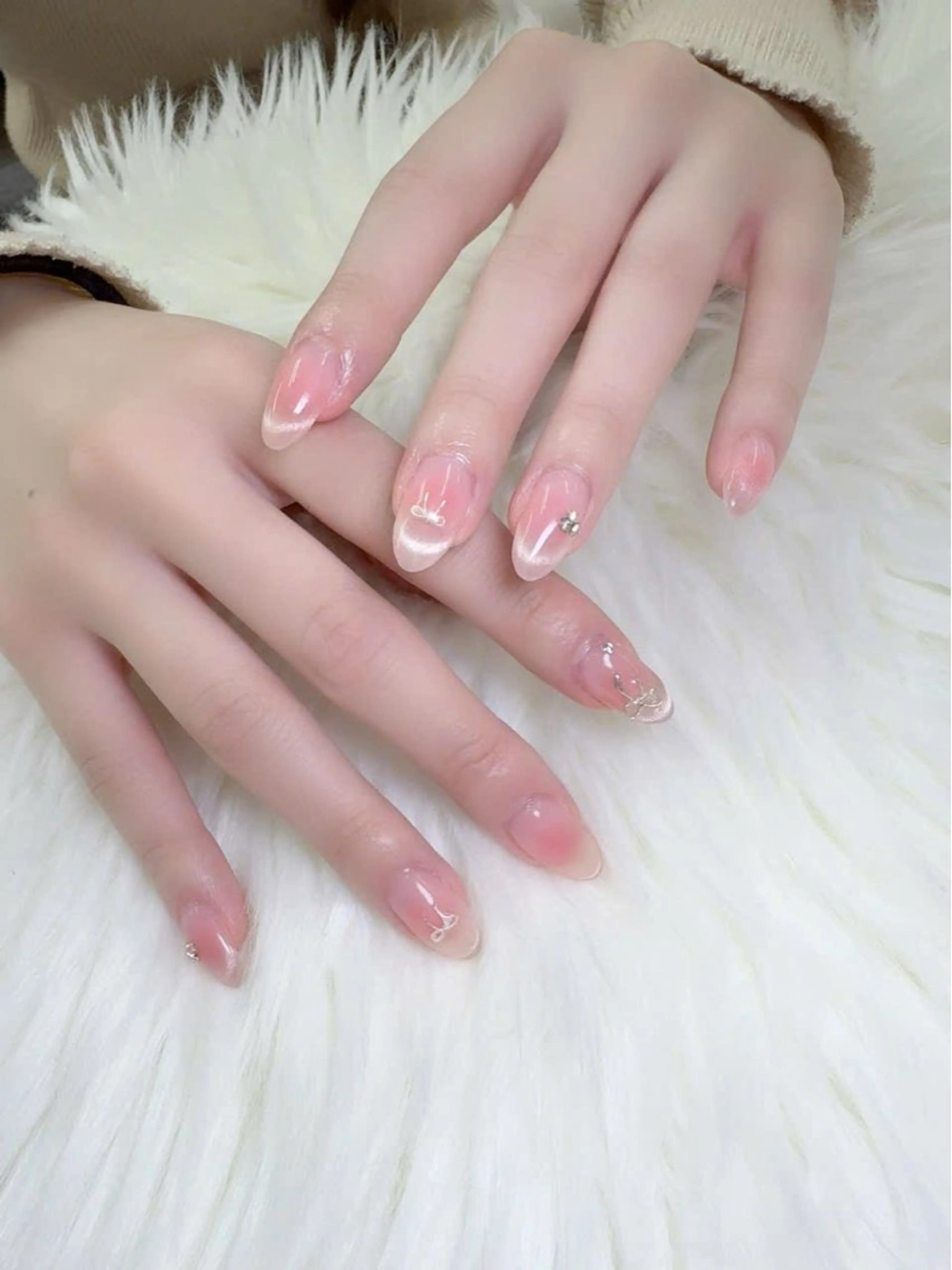 ネイル フレンチネイル グラデーション キラキラネイル 韓国ネイル マグネットネイル ハンドネイル ハンドケア Hara Nail 【パラジェル使用】のネイルデザイン