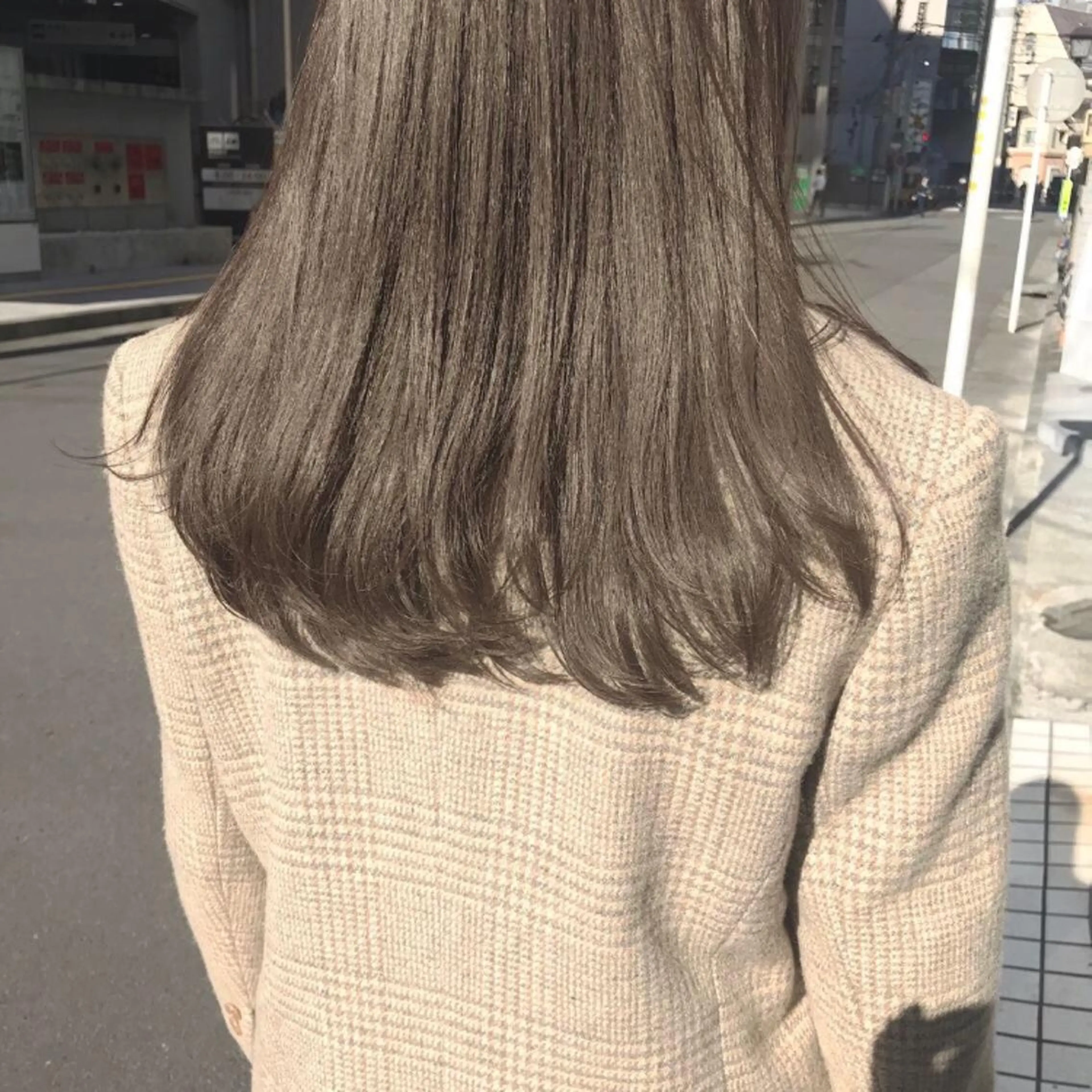 セミロング カラー パーマ ヘアアレンジ アッシュ ベージュカラー デザインカラー イヤリングカラー グラデーションカラー 髪質改善🫧ベージュ 椙山 響のヘアスタイル