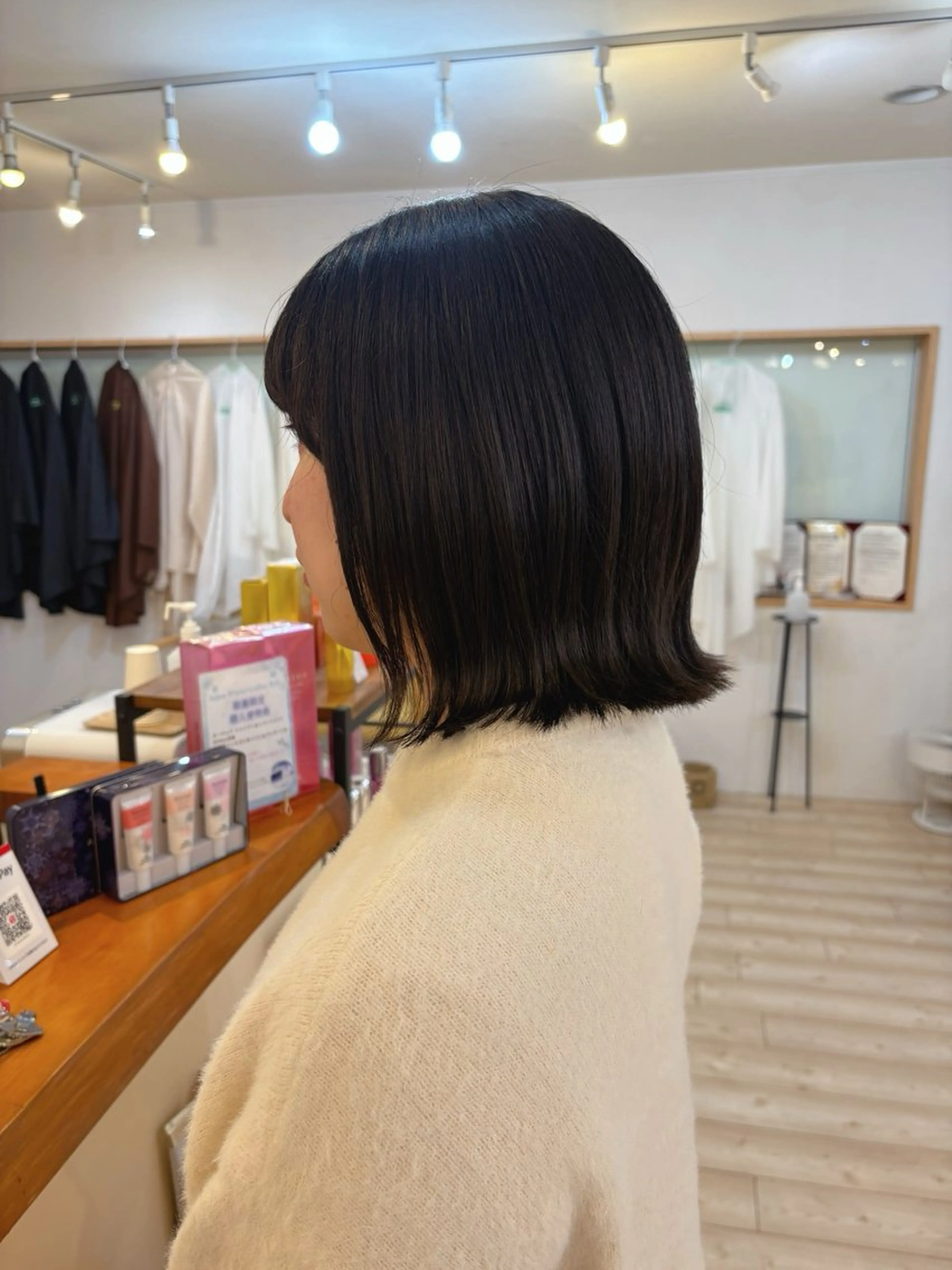 ミディアム 宮川 葉月のヘアスタイル