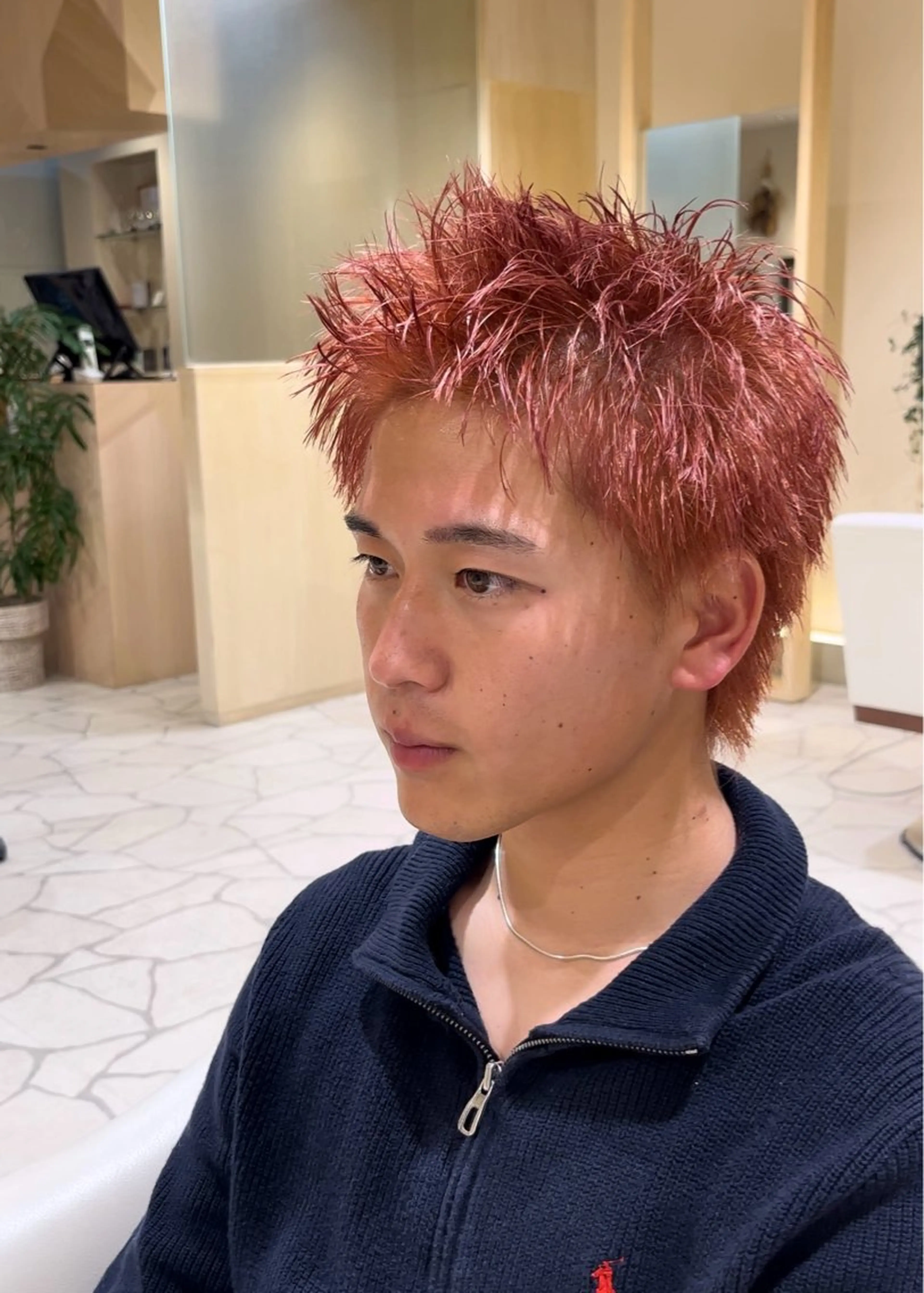 カラー メンズ ピンクカラー CYAN.所属・山口 陸のヘアスタイル