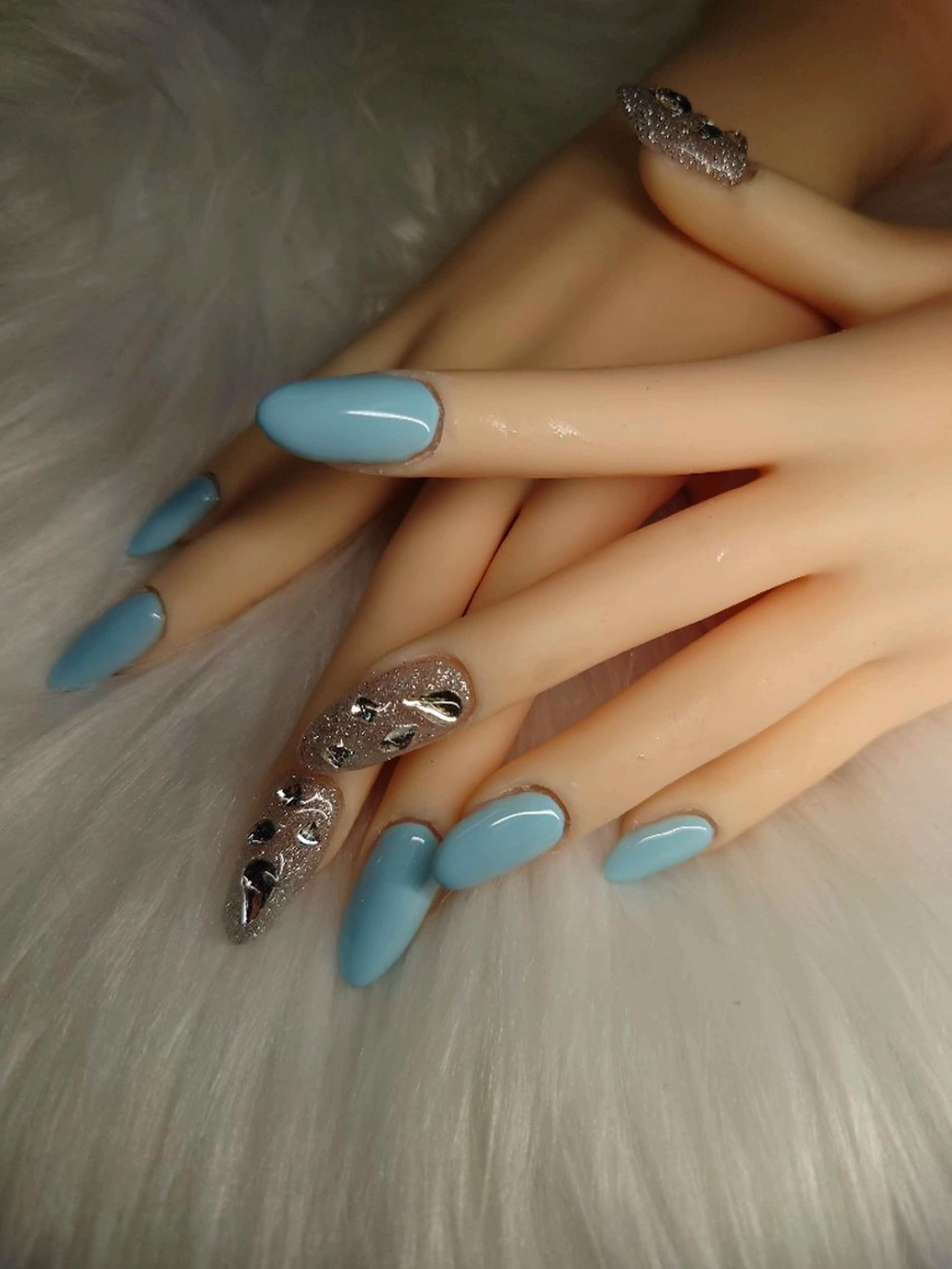 ネイル White  Se7enのネイルデザイン