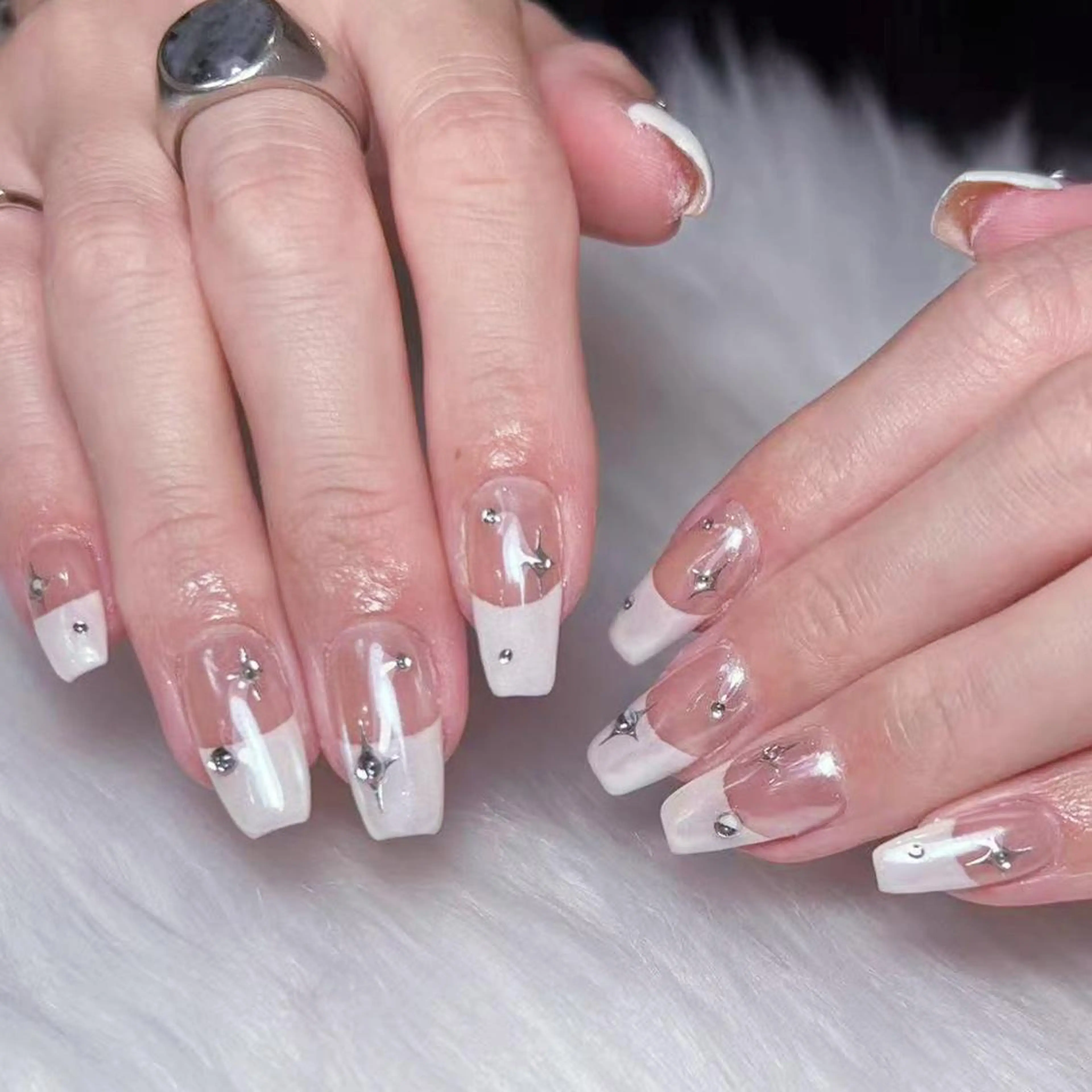 ネイル アートネイル オーロラネイル ガーリー キラキラネイル 韓国ネイル ハンドネイル DIAMOND NailStudioのネイルデザイン