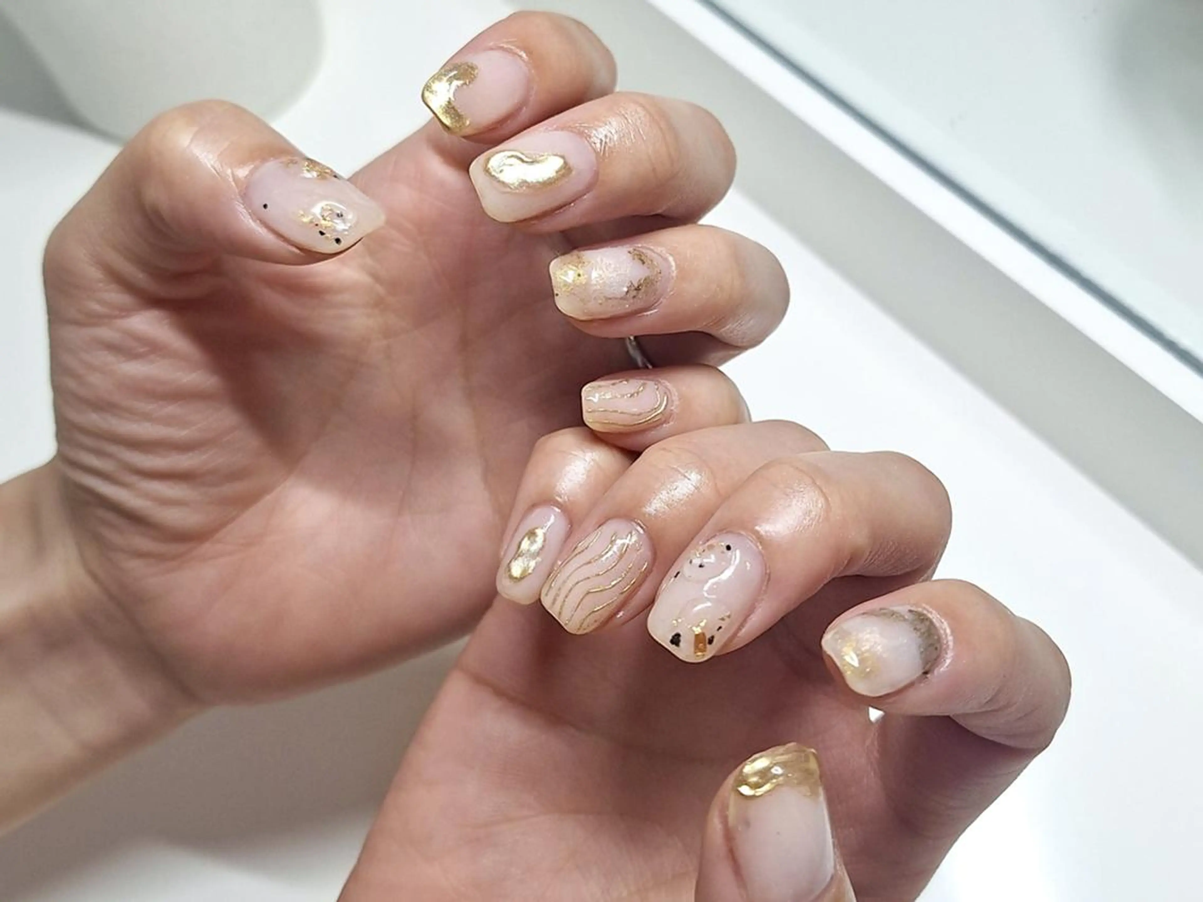 ネイル ジェルネイル 韓国ネイル ミラーネイル ニュアンスネイル ワンホンネイル nailstudio eviz新宿店のネイルデザイン
