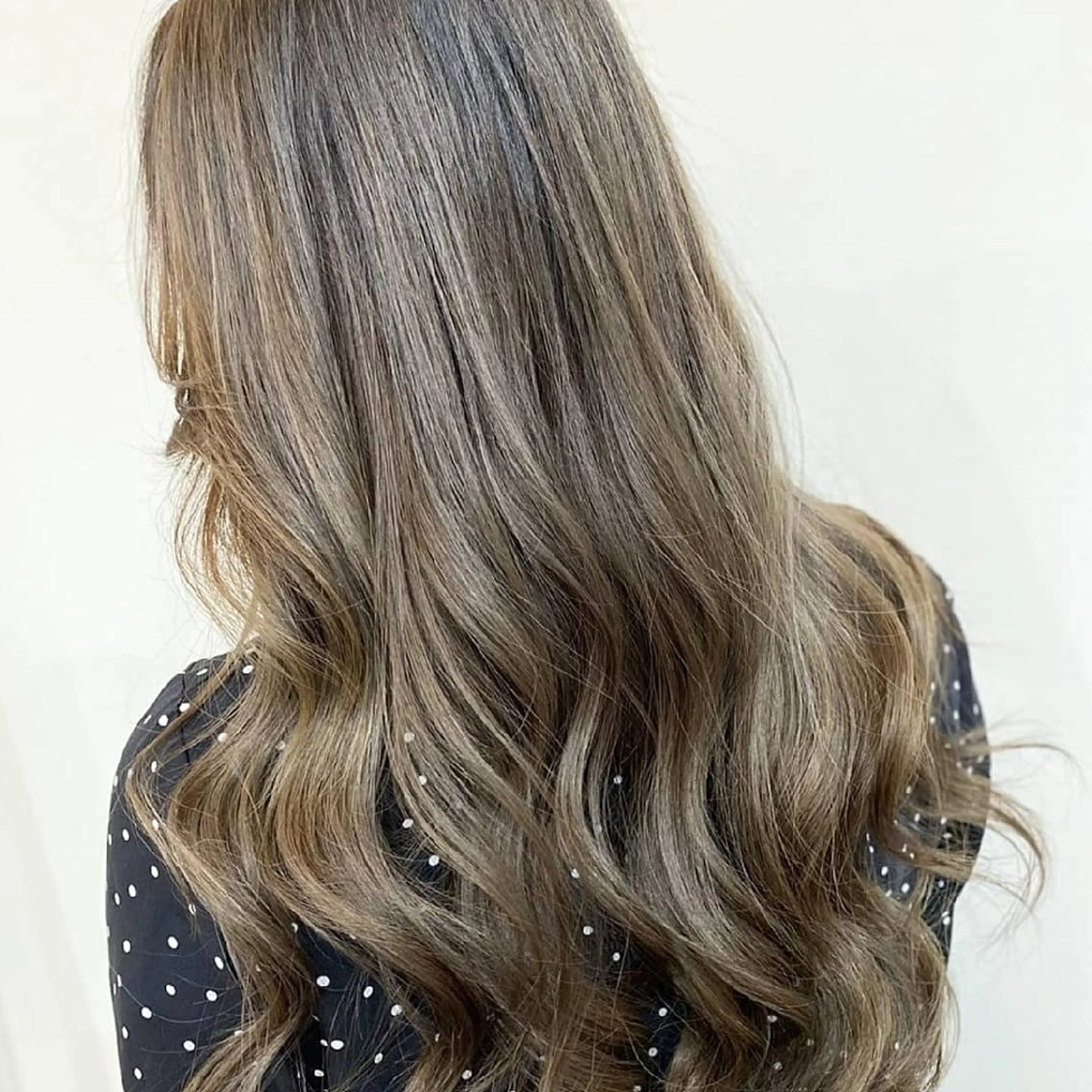 【再来クーポン】カット+透明感カラー＋前処理トリートメントの写真