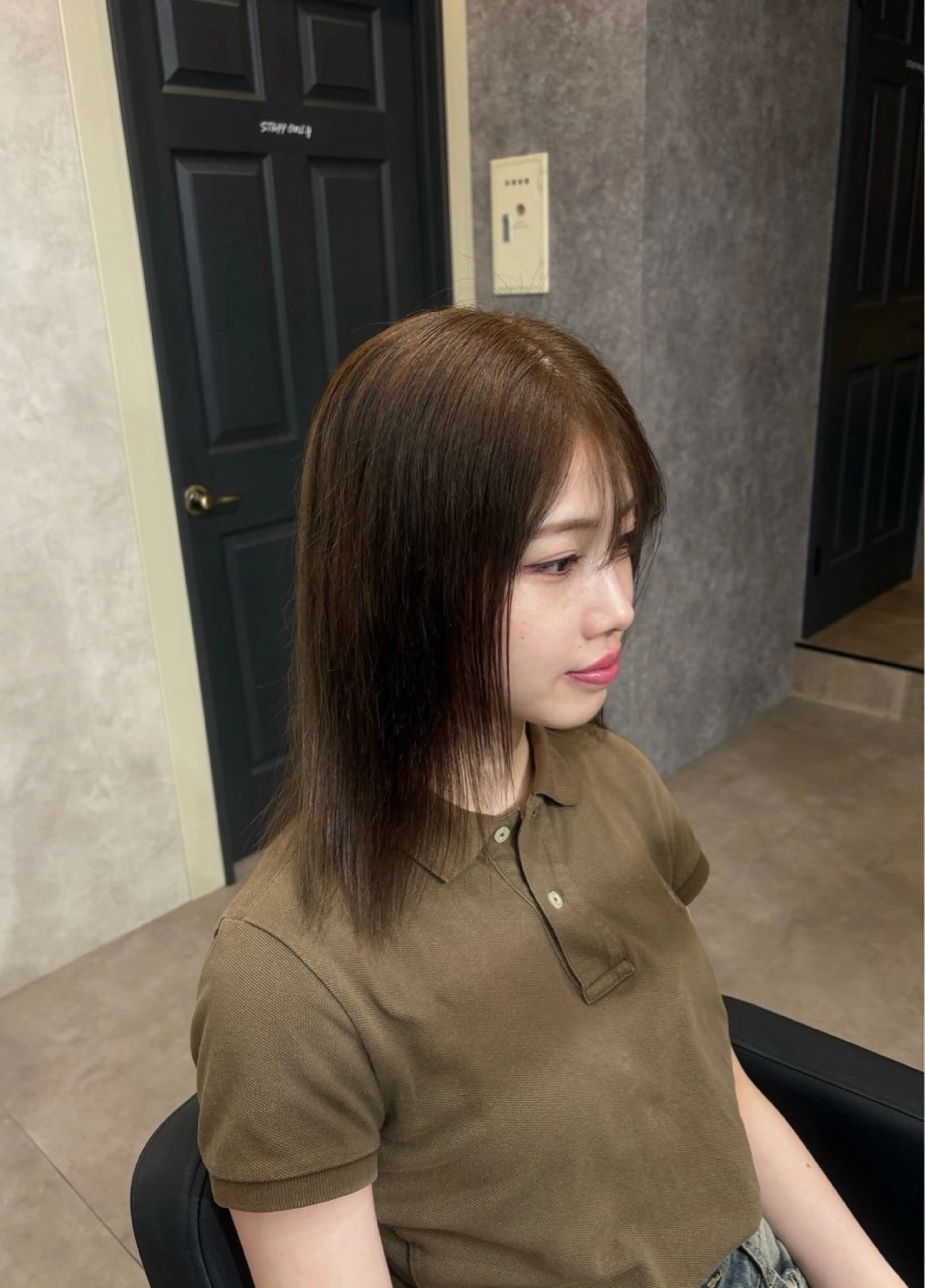 ミディアム カラー カット ヘアカラー 影田 愛希のヘアスタイル