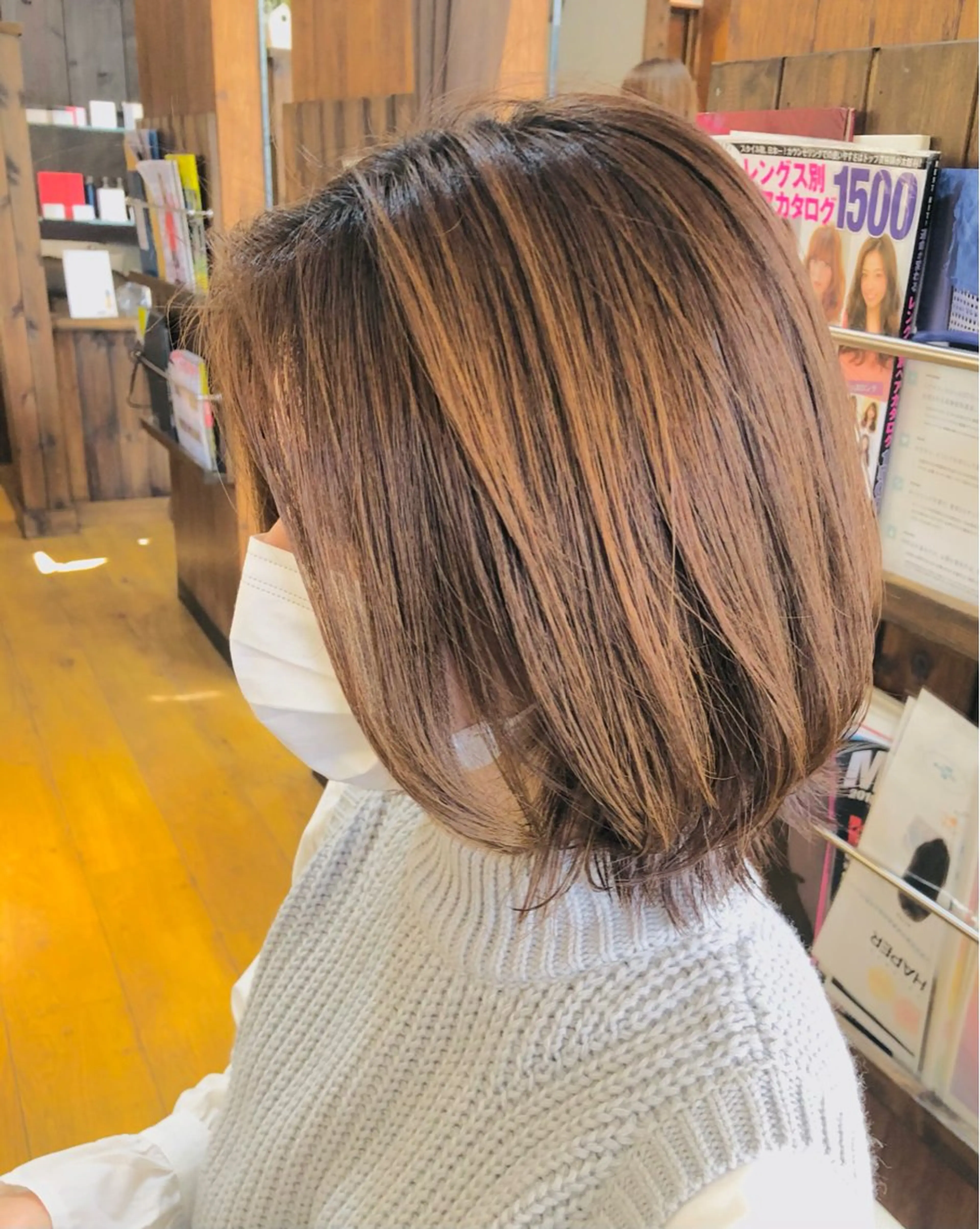 ミディアム 根岸 真奈美のヘアスタイル