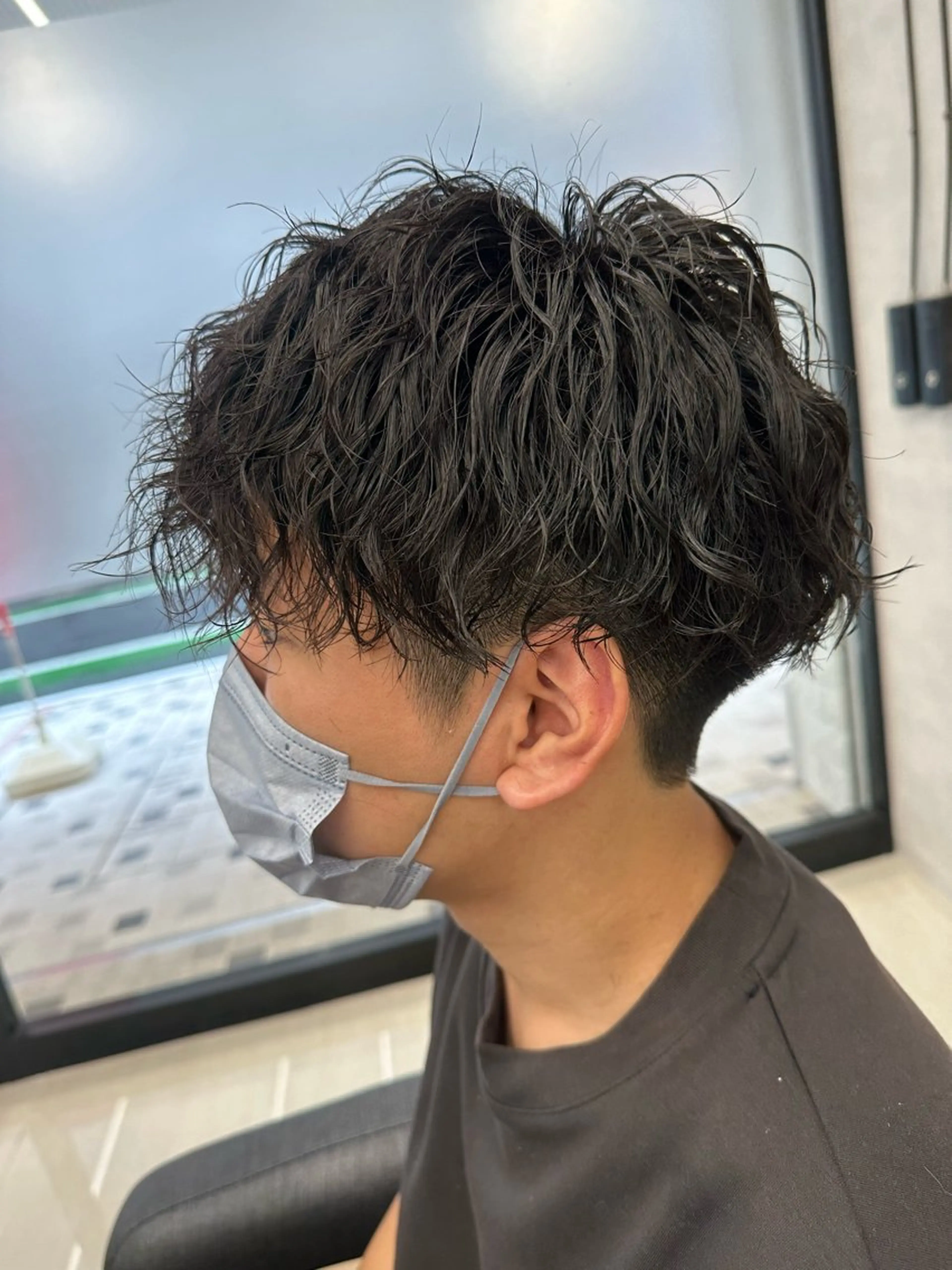 ミディアム パーマ メンズ ミディアムパーマ メンズパーマ ツイストスパイラルパーマ 波巻きパーマ スパイラルパーマ 💈メンズ特化 美容師サキ💈のヘアスタイル