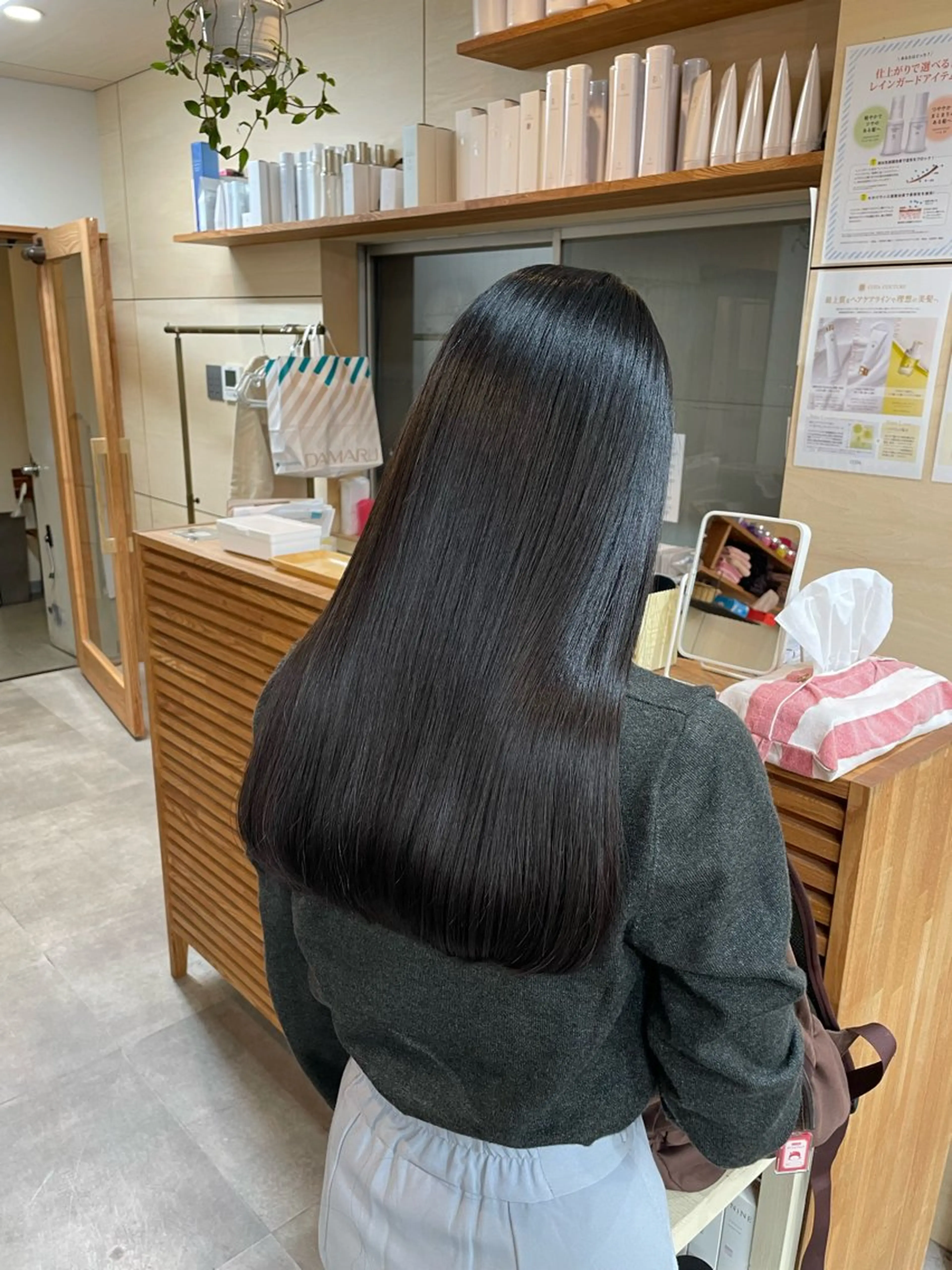 ロング アライ レンカのヘアスタイル