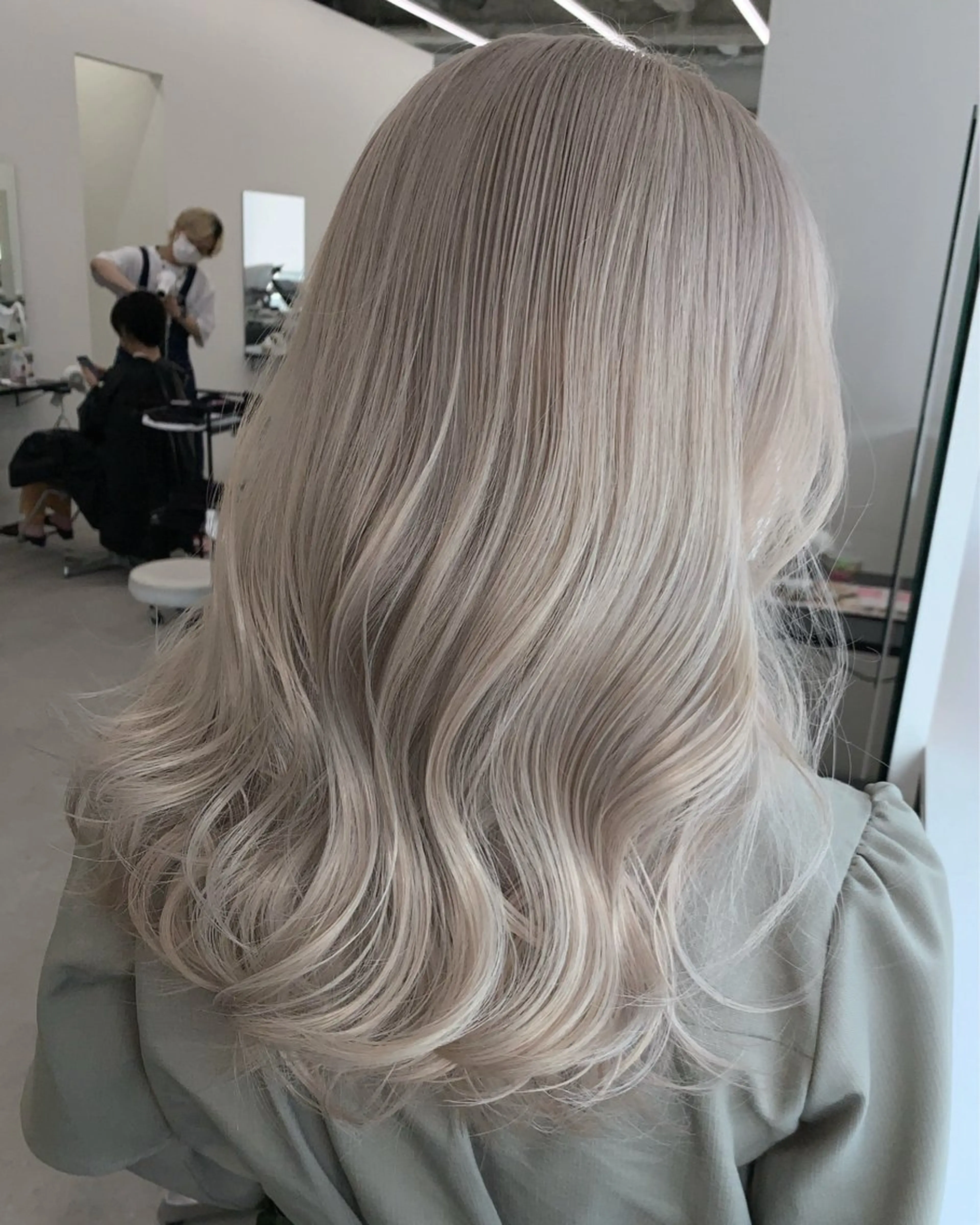 セミロング LINOET 名古屋所属・中道 晶のヘアスタイル