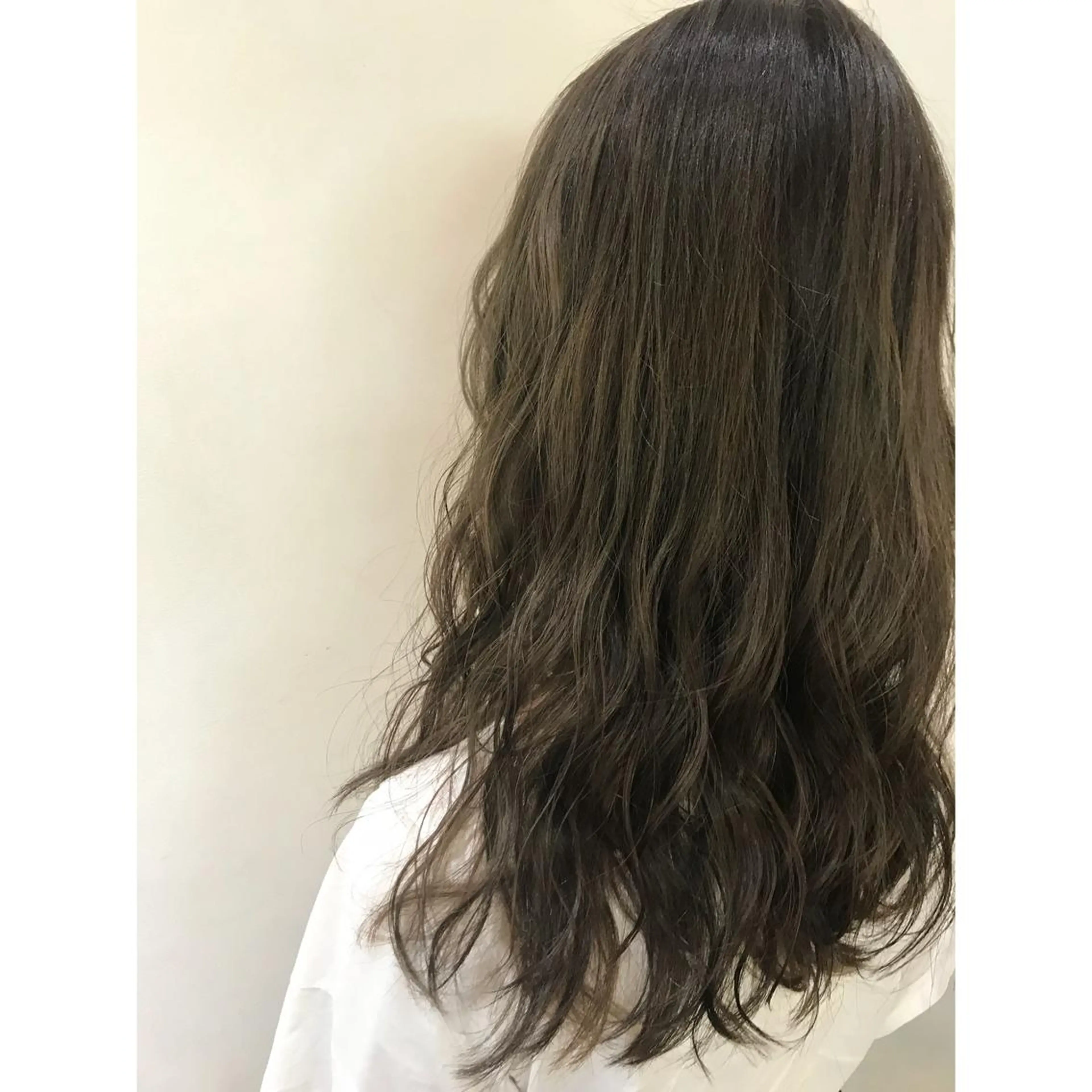 ロング カラー アディクシーカラー ブリーチ ハイライトカラー ハイライト トリートメント 坂西 春果のマツエク・マツパデザイン