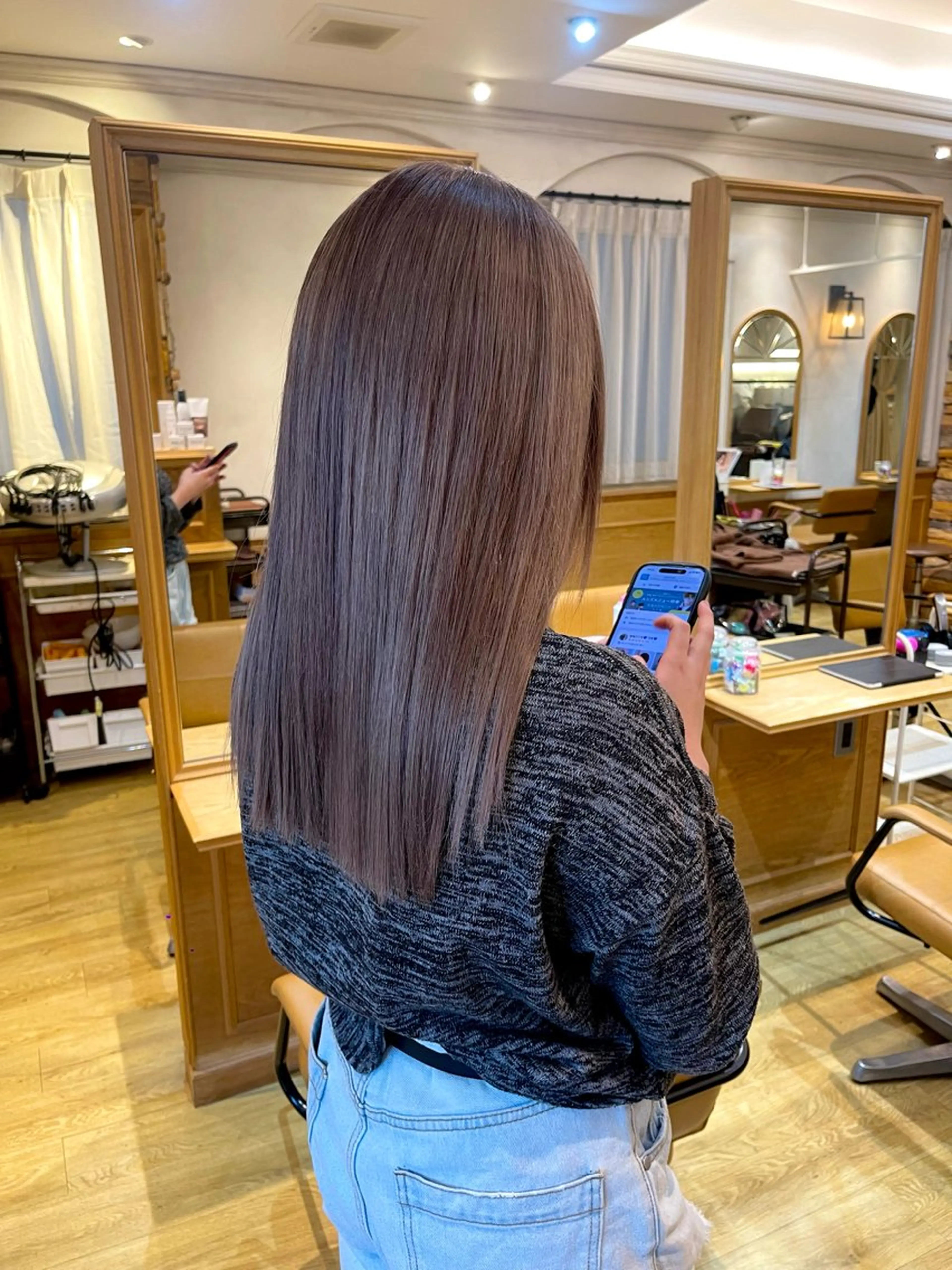 セミロング カラー ダブルカラー グレージュ ミルクティーグレージュ ヘアカラー 🌸shuka🌸新 宿／coloristのヘアスタイル