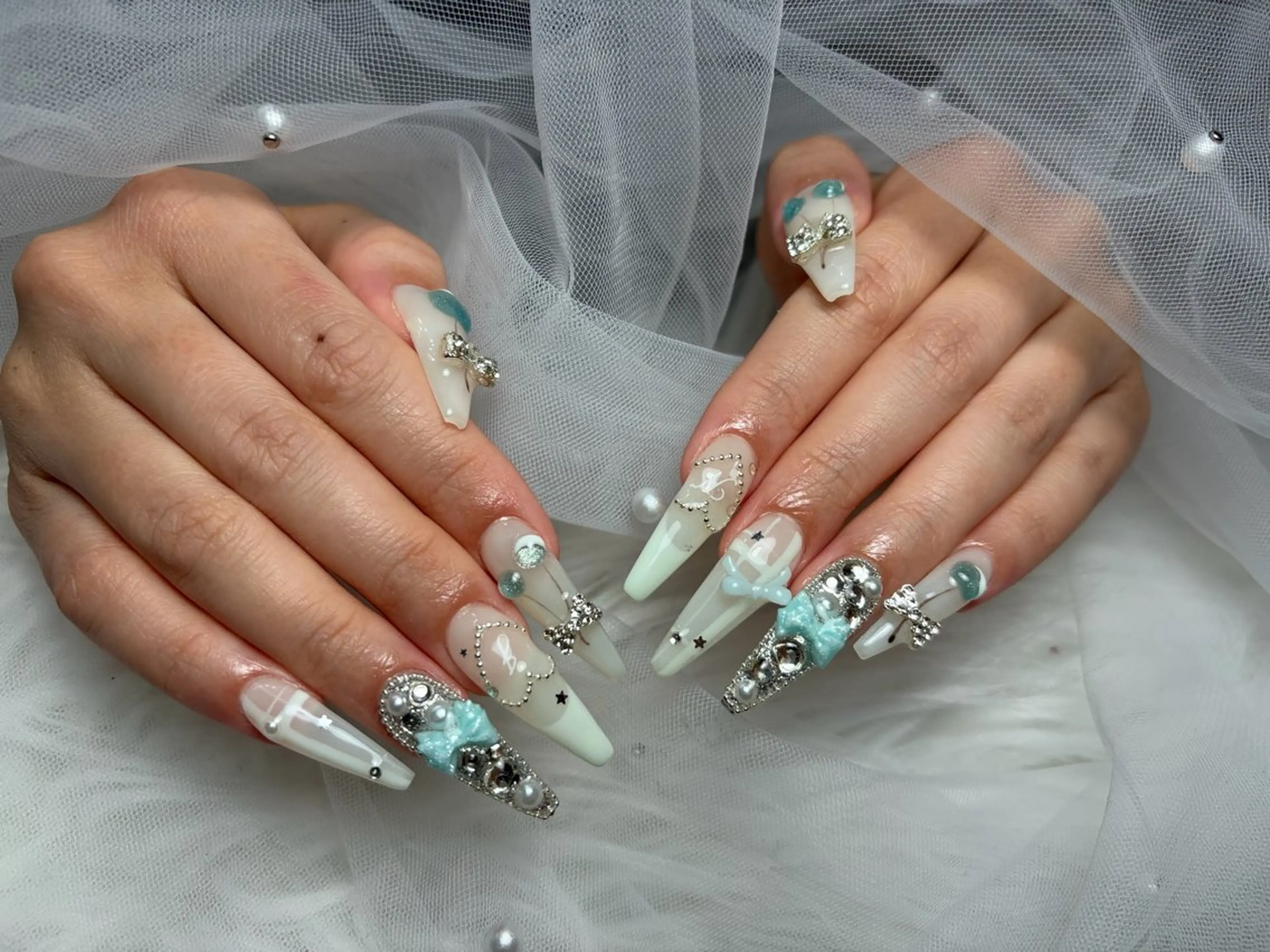 ネイル アートネイル 長さ出し ジェルネイル マグネットネイル ニュアンスネイル ハンドネイル Cloudy Chan Nailのネイルデザイン