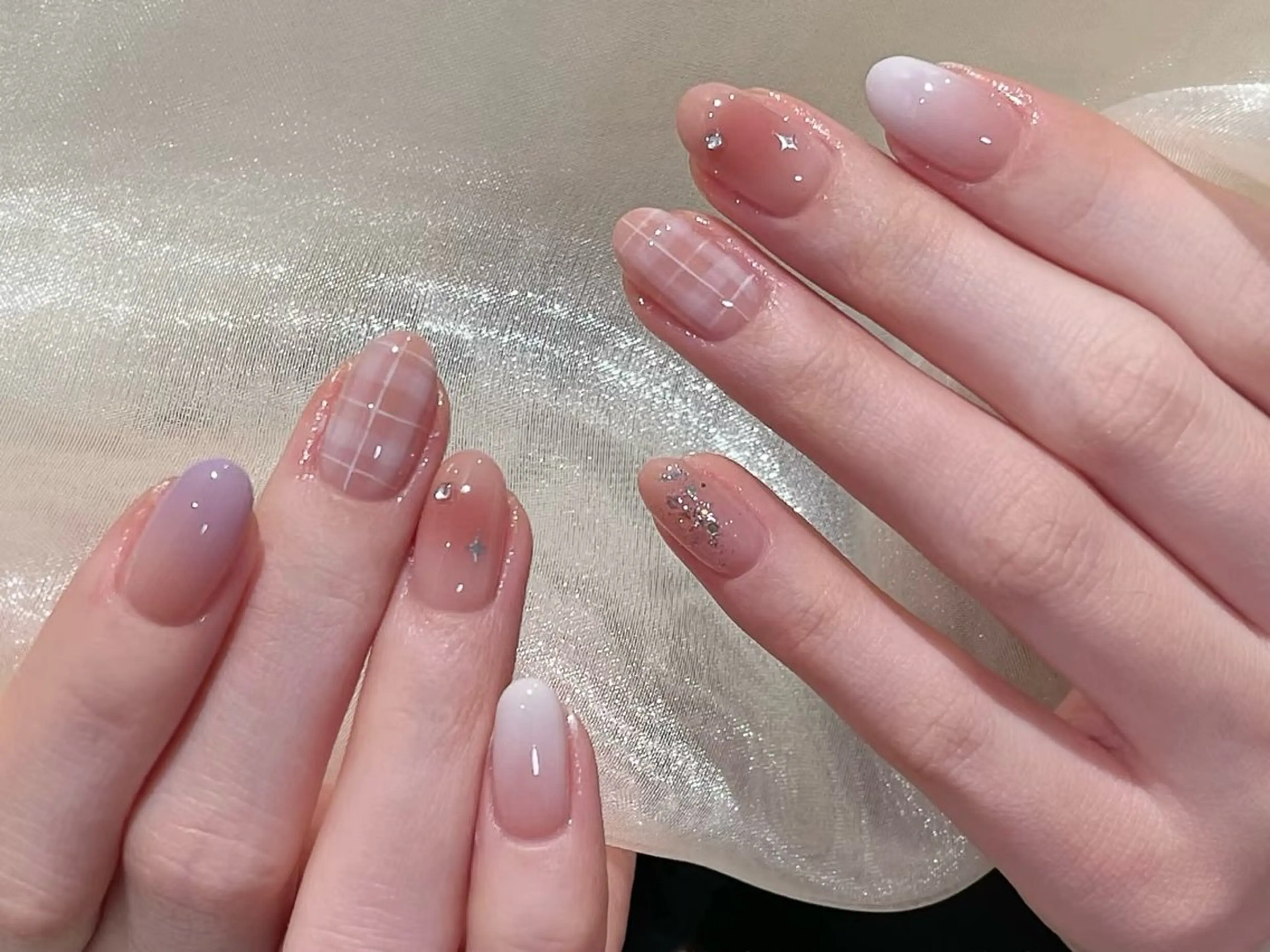ネイル オーロラネイル チークネイル グラデーション ラメ(グリッター) ピンク ハンドネイル ハンドケア DarkHoney 池袋店のネイルデザイン