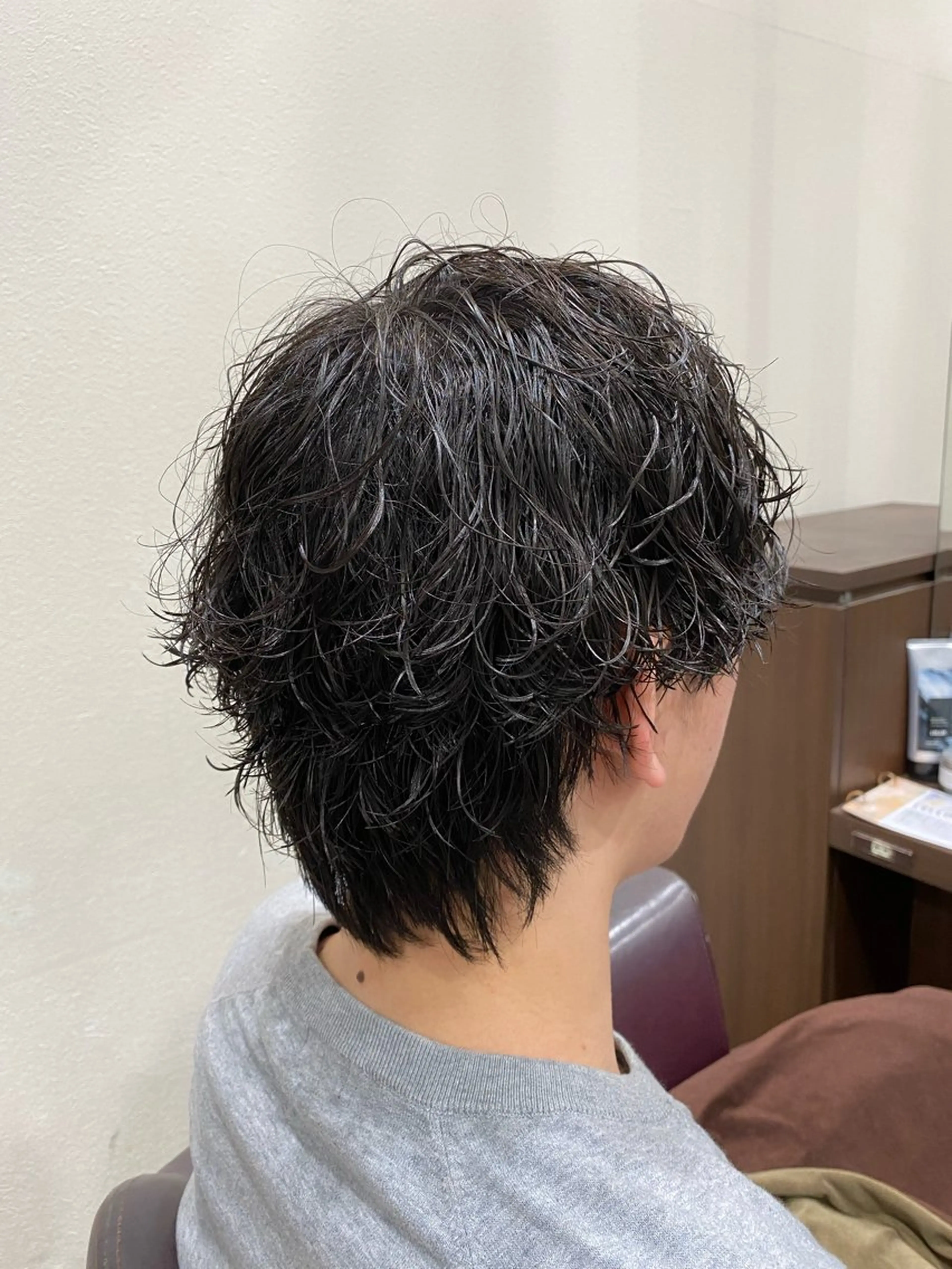 パーマ メンズ メンズパーマ ツイストスパイラルパーマ メンズウルフカット ウルフカット スパイラルパーマ カット パーマ 仲井 充のヘアスタイル