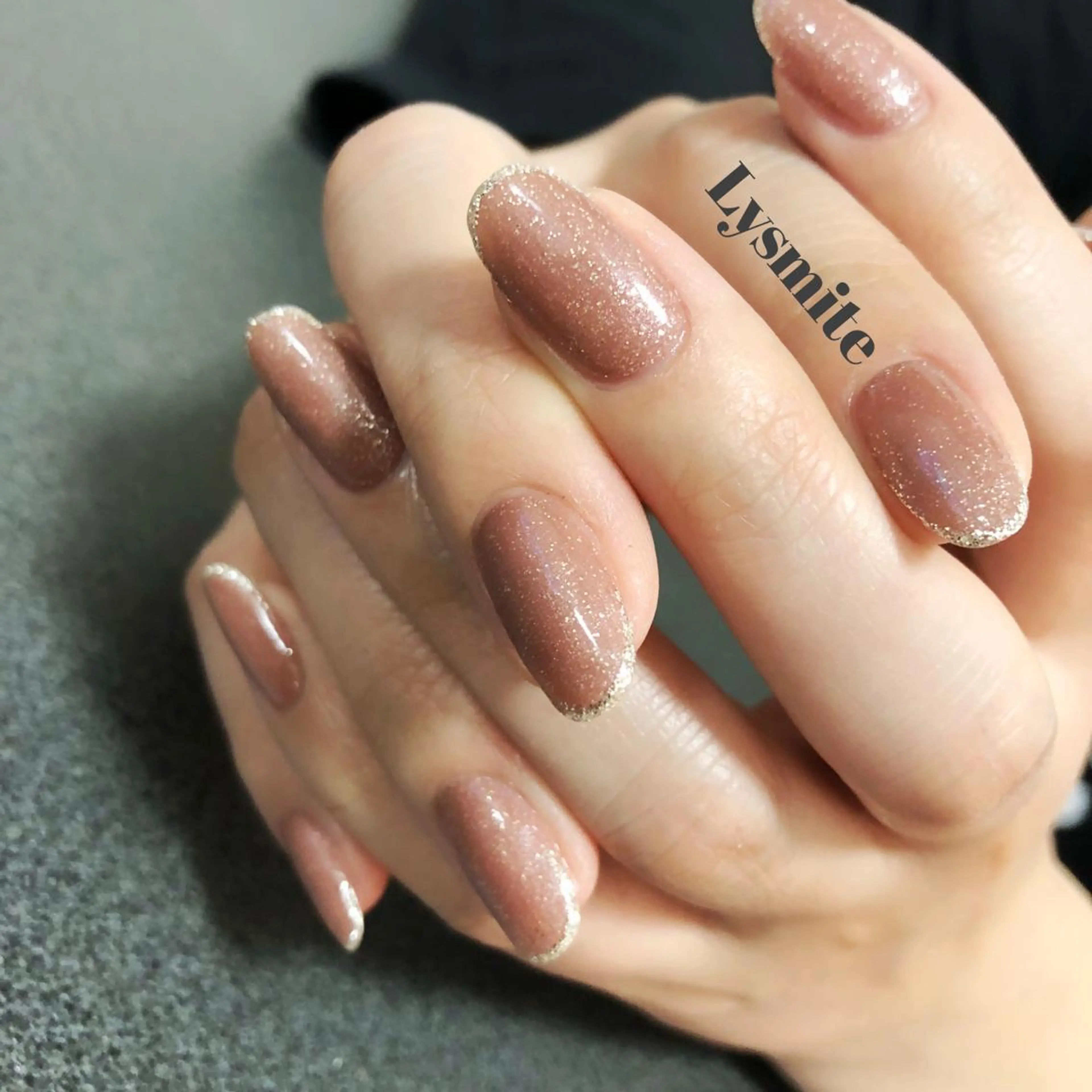 ネイル ラメ(グリッター) シンプルネイル ハンドネイル Lysmite所属・岩本 美香のネイルデザイン