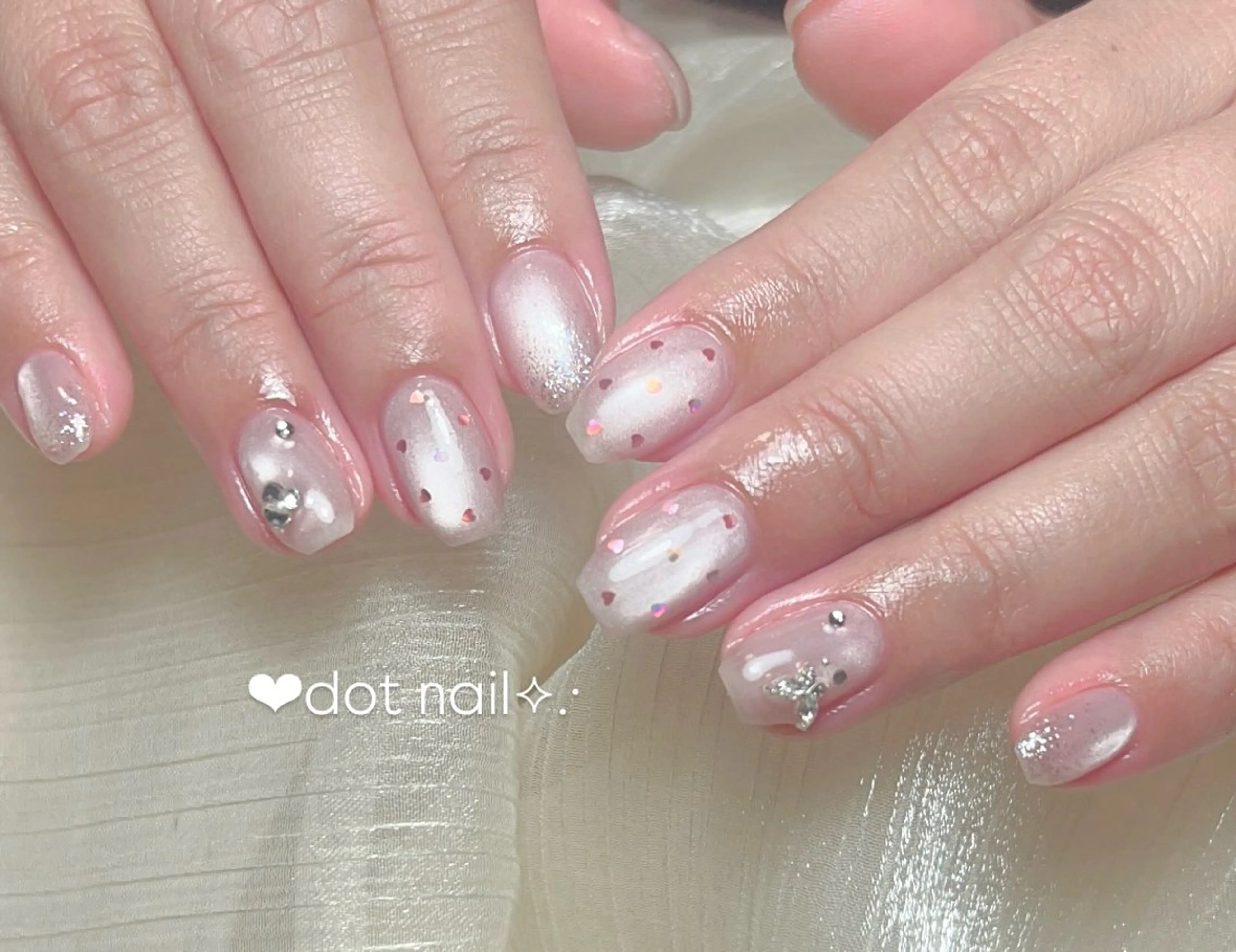 ネイル ドット ハート Nail by EN 🪽Amiのネイルデザイン
