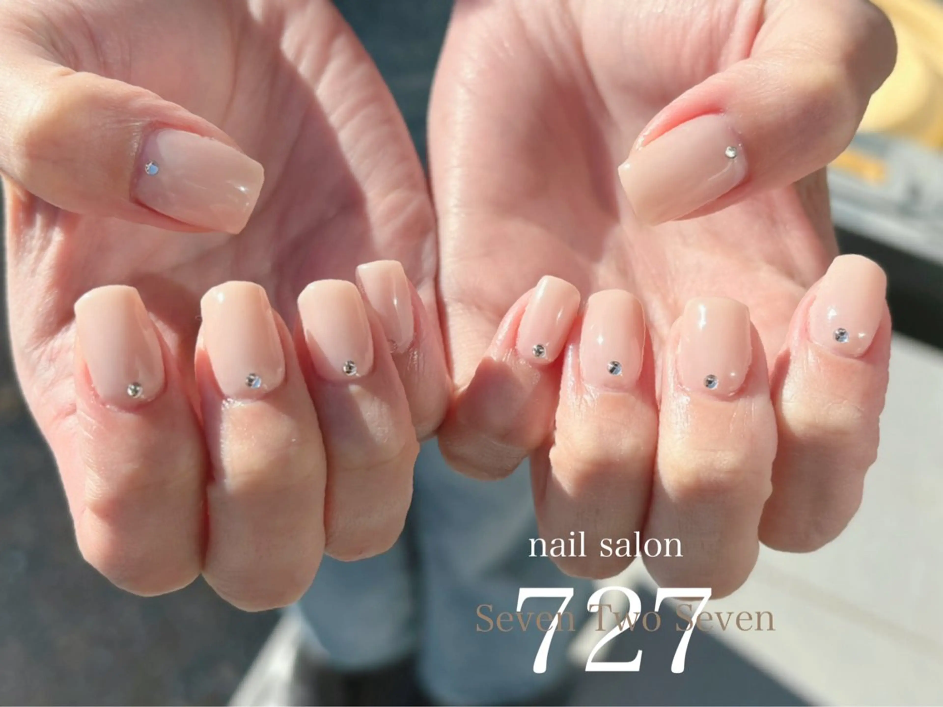 ネイル 727 nailのネイルデザイン