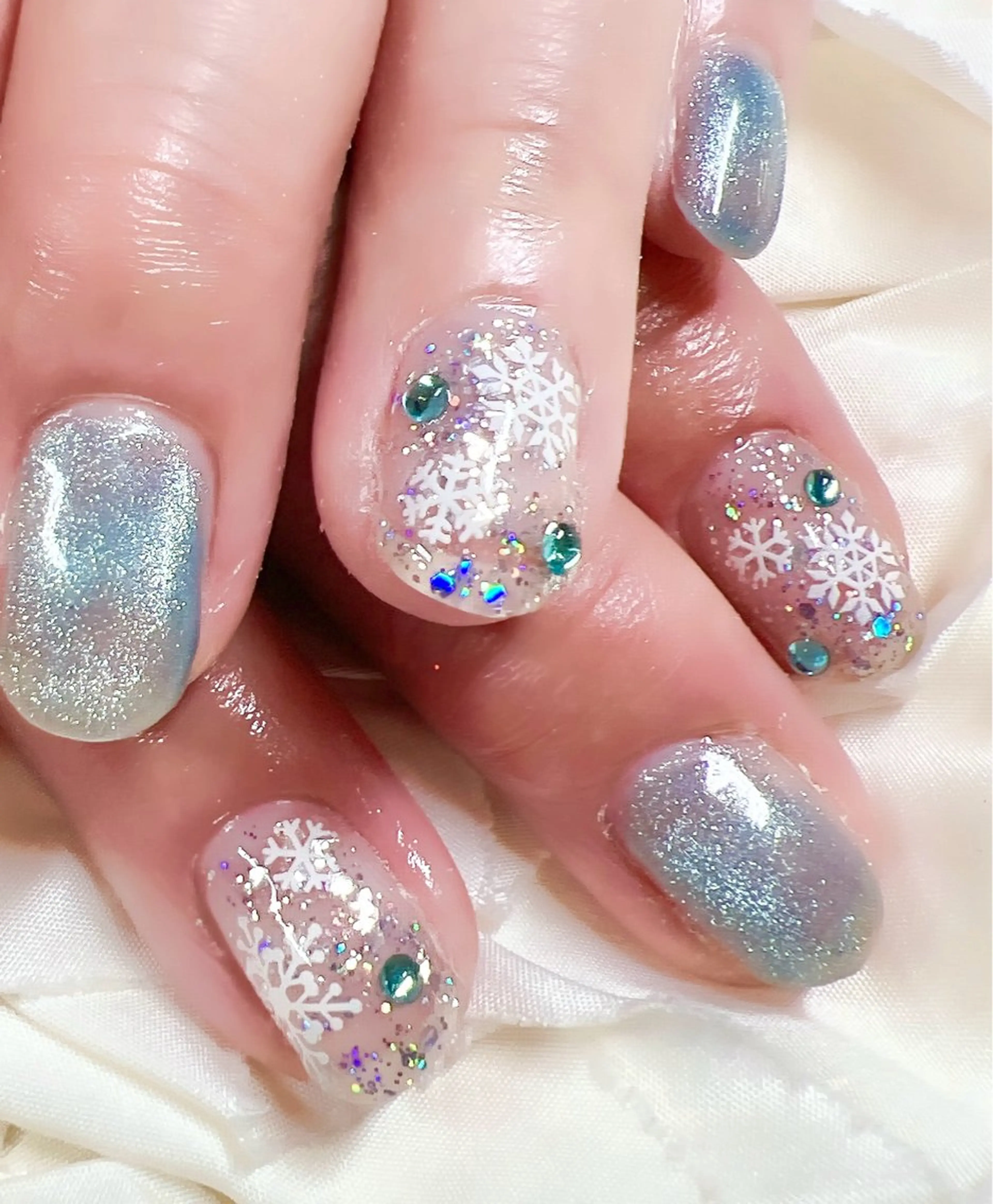 ネイル ハンドネイル キャンアイドレッシー六本木店所属・MIKA／耳ツボ ／マグネットネイルのネイルデザイン