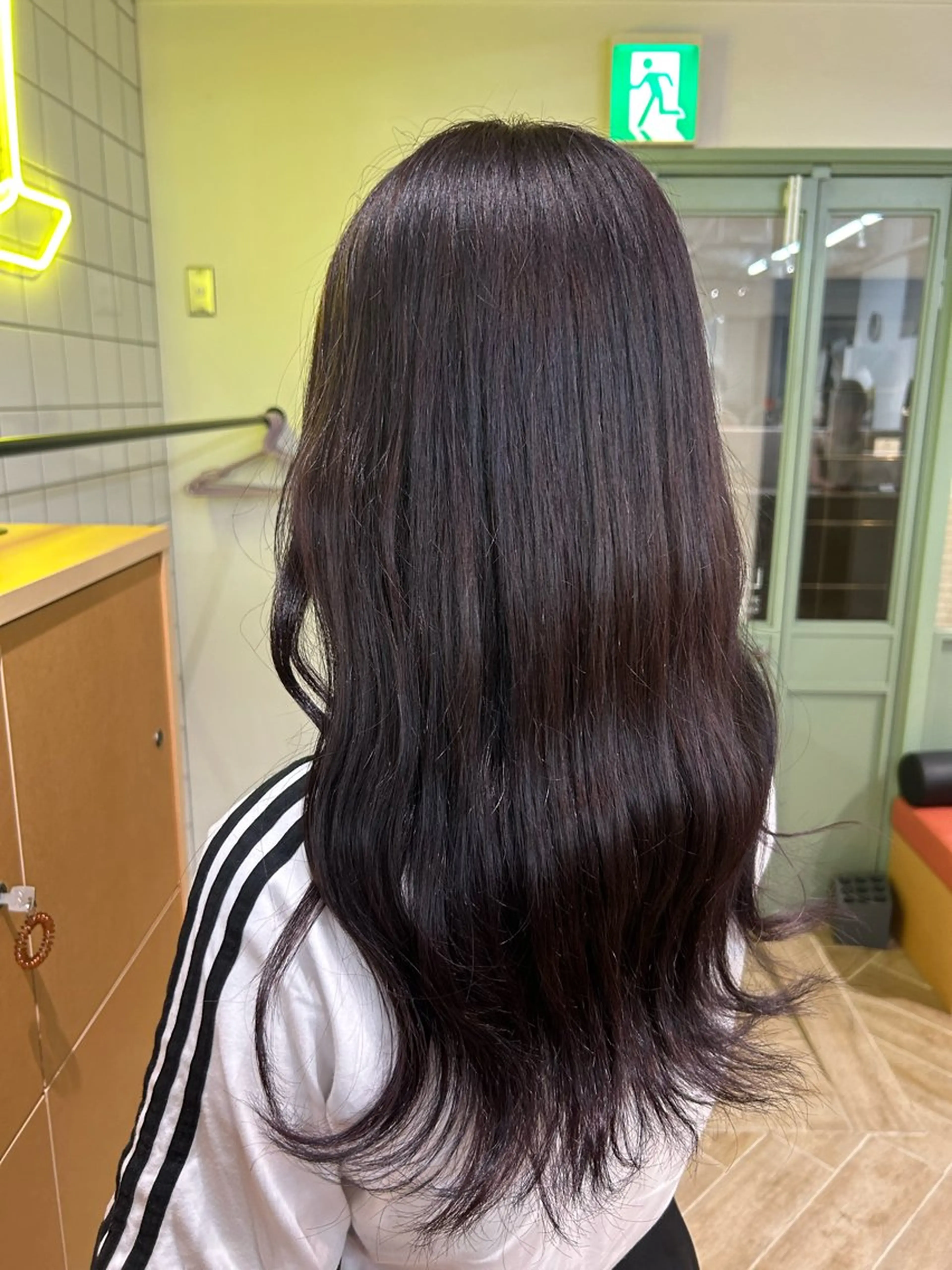 ロング カラー ヘアカラー ベージュ/ダブルカラ ー/新潟駅/青柳萌果のヘアスタイル