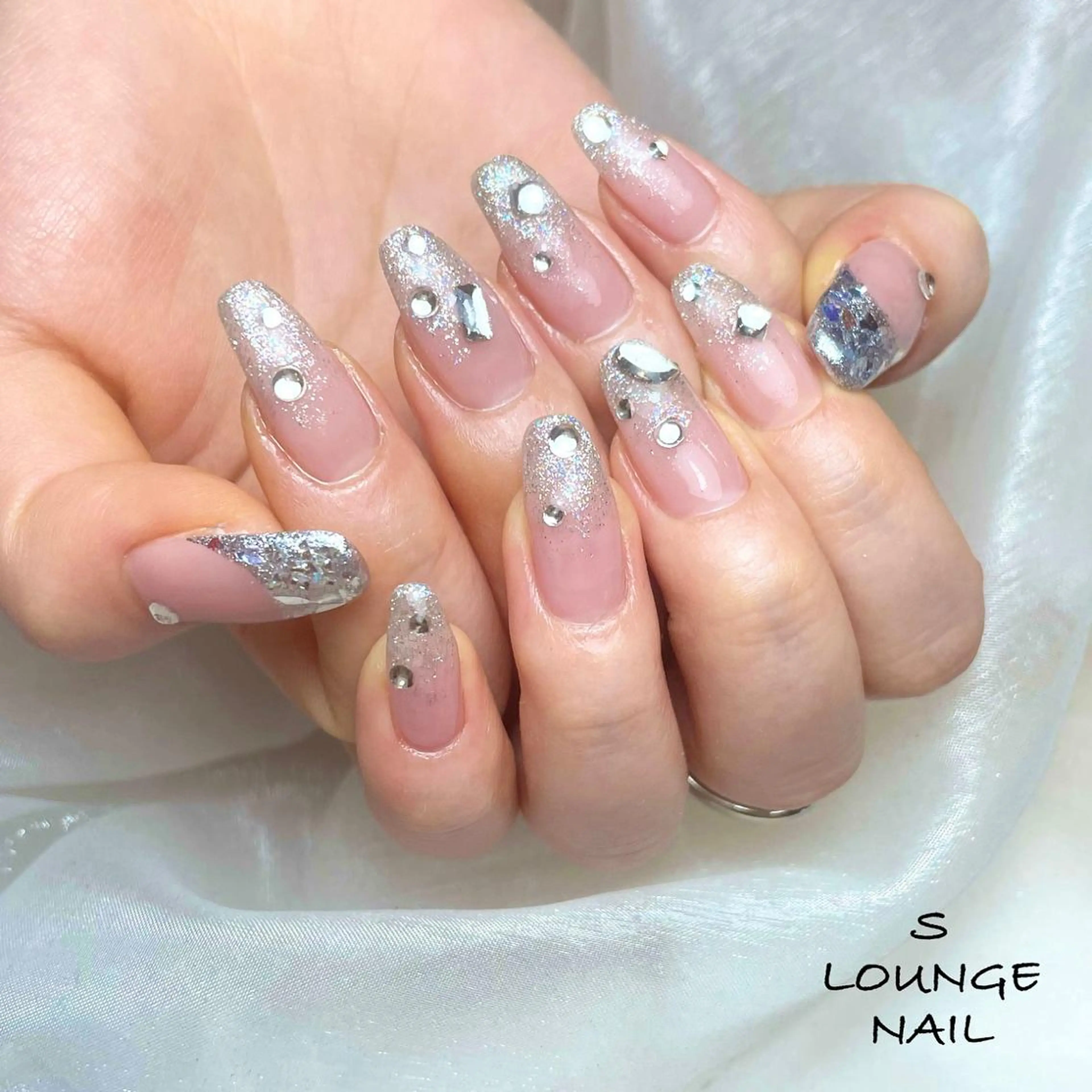 ネイル ハンドネイル フットネイル S LOUNGE NAIL所属・パーツたくさん🍓 SUMIのネイルデザイン