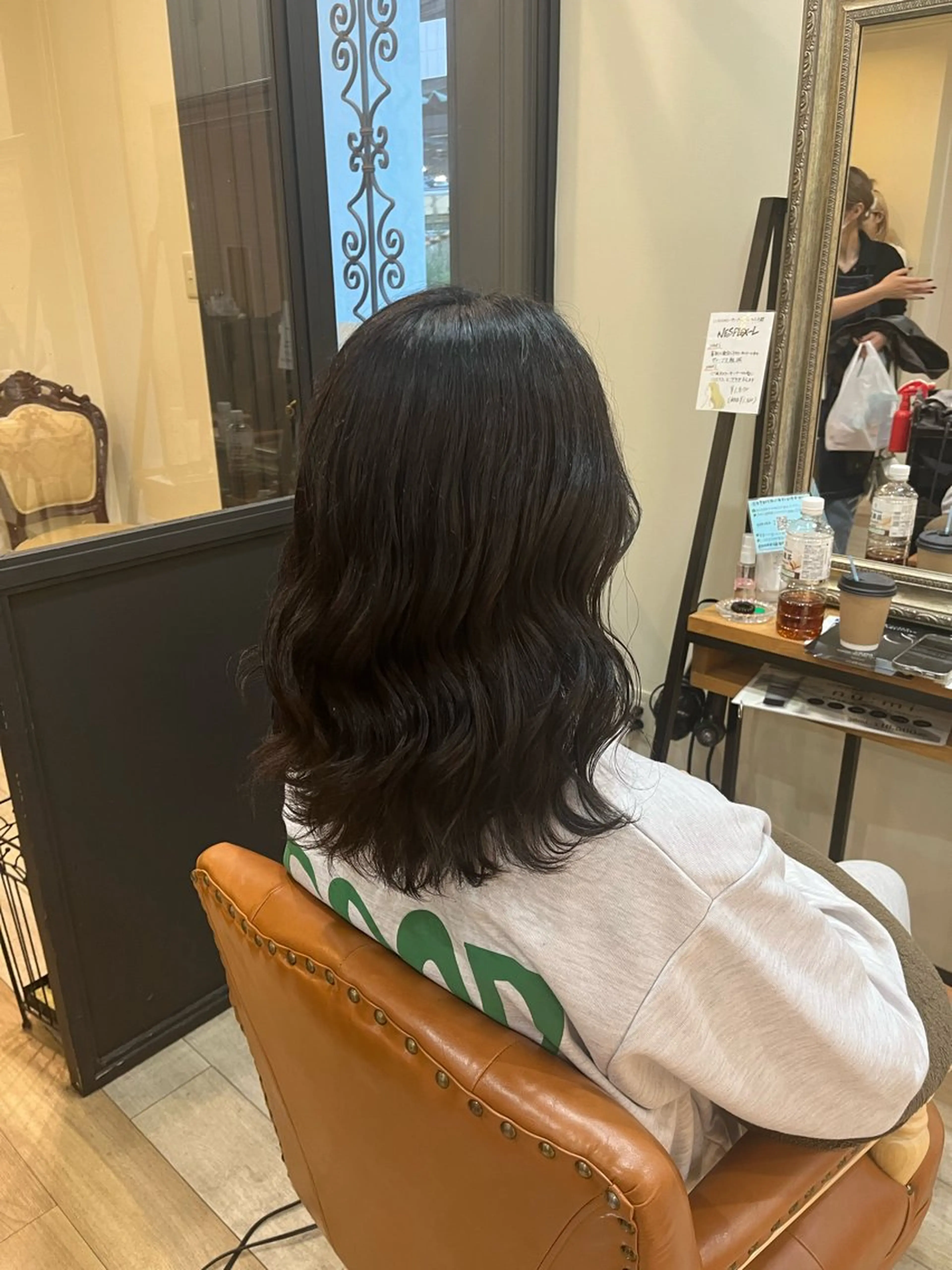 カラー ヘアカラー トリートメント しおり🍬 KOKORO🤍のヘアスタイル